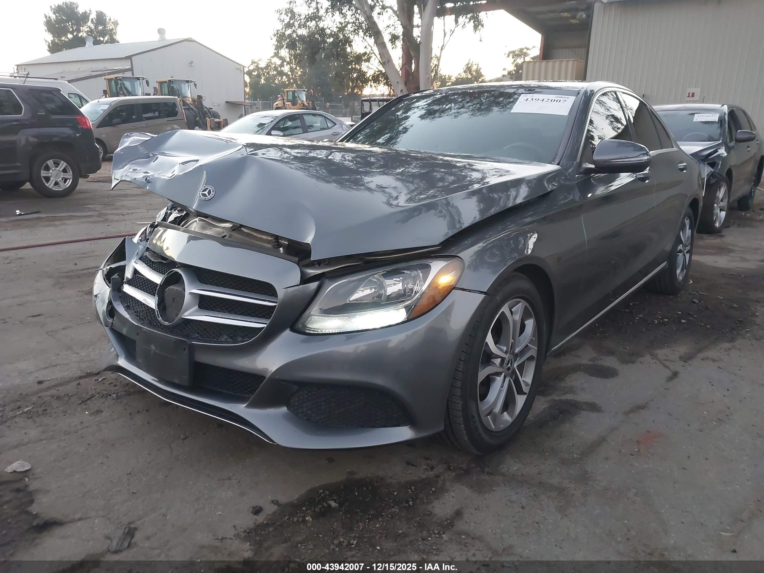 MERCEDES-BENZ C image 2