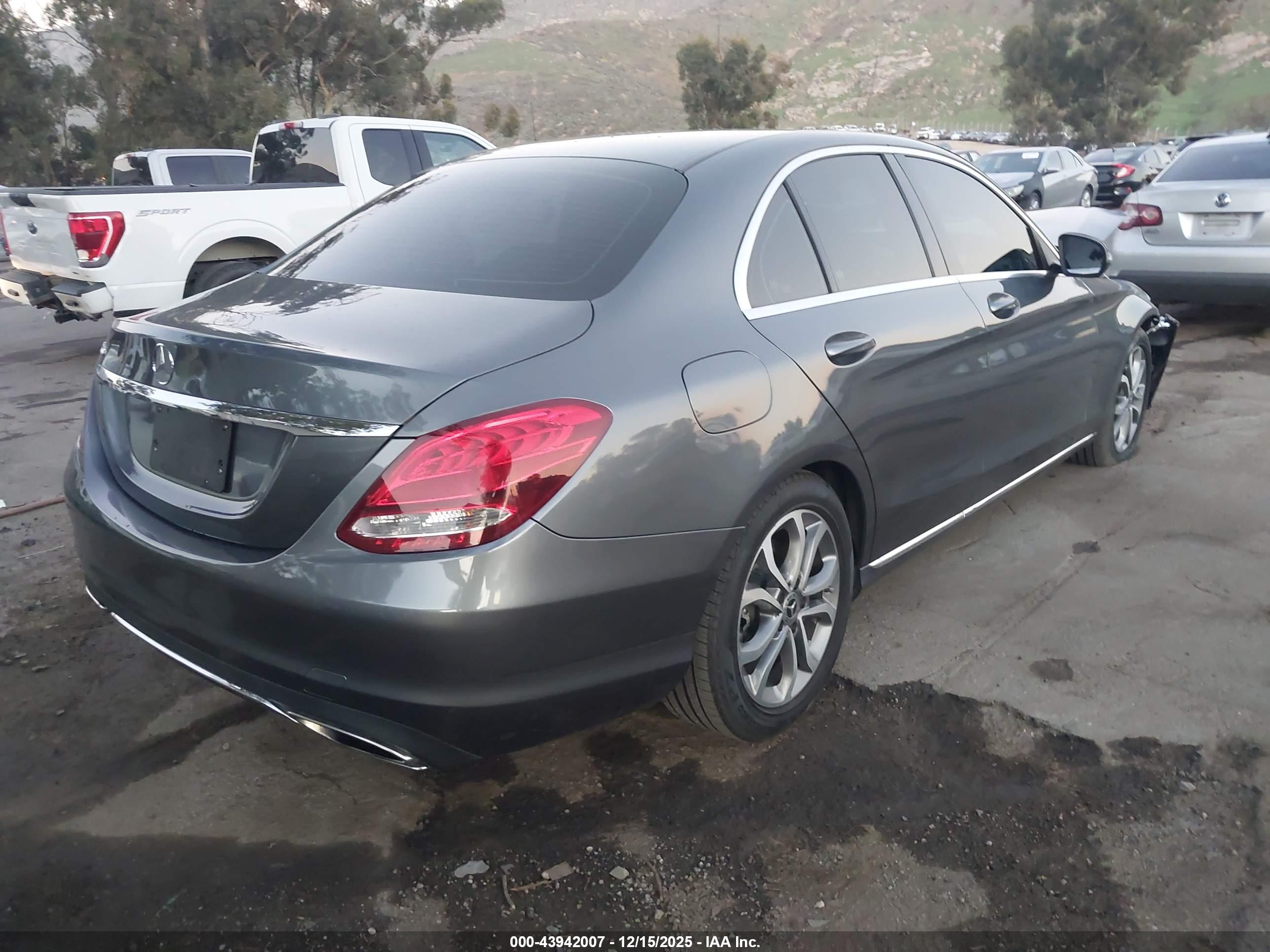 MERCEDES-BENZ C image 4