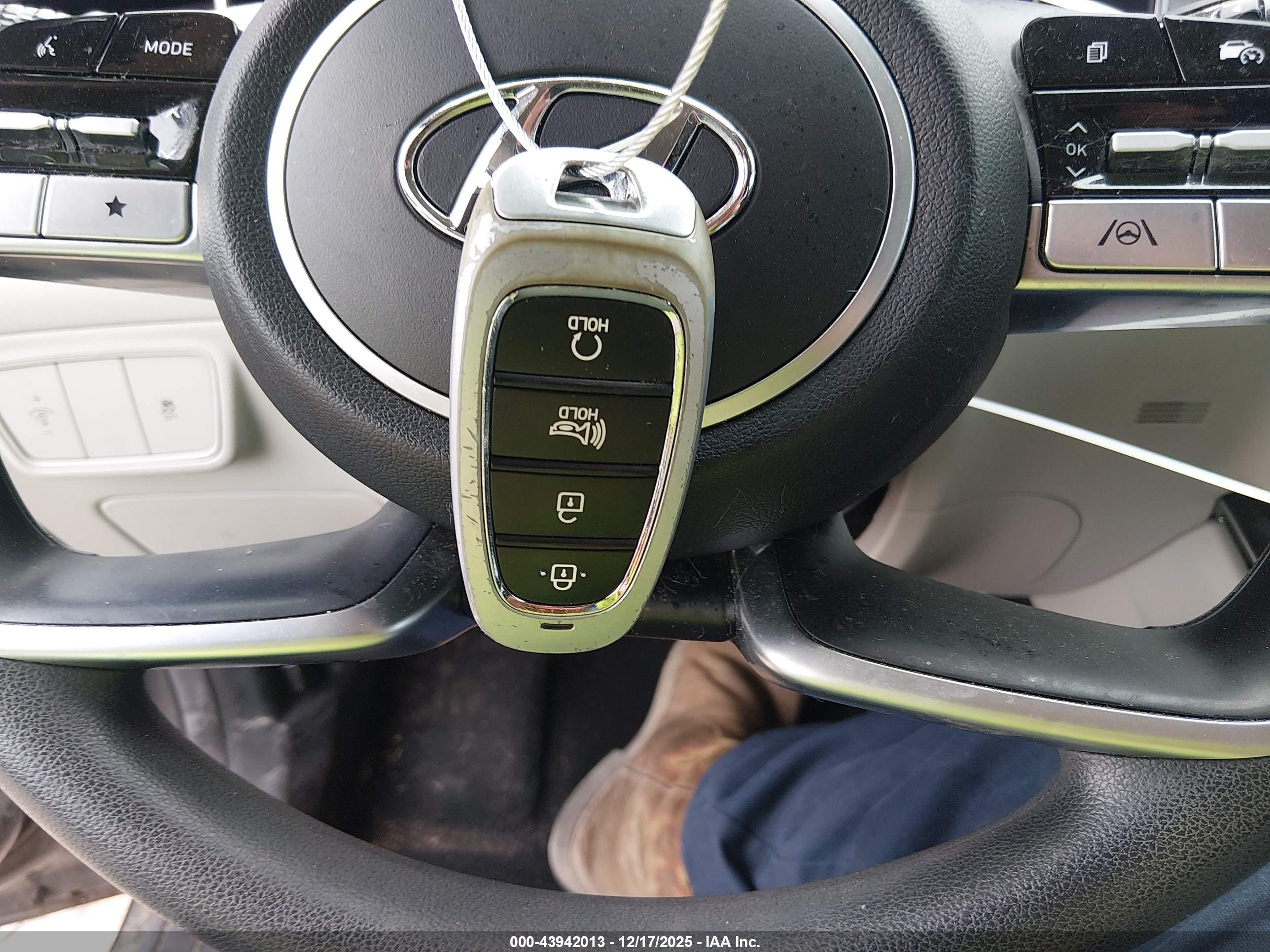 HYUNDAI TUCSON image 11