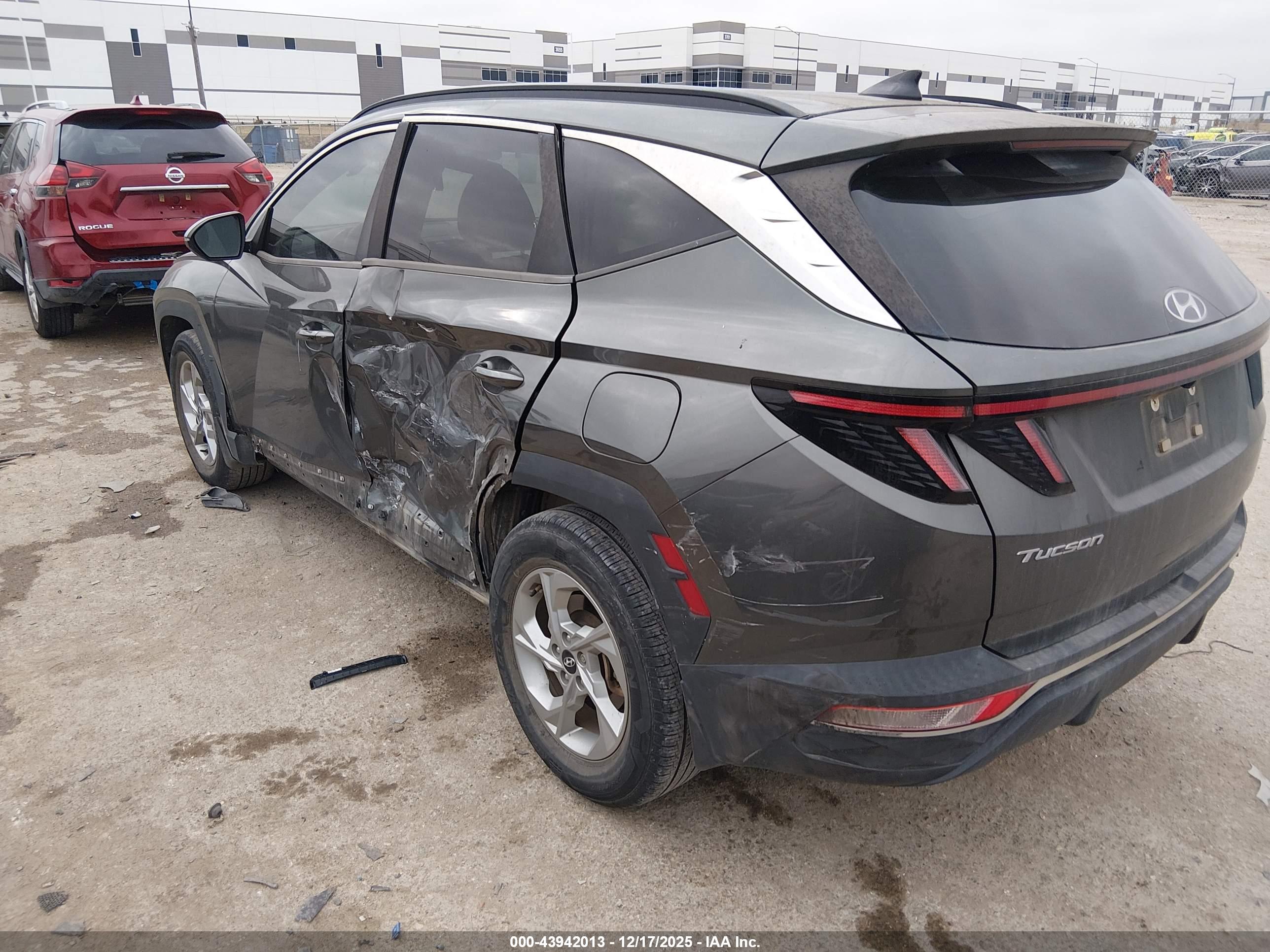 HYUNDAI TUCSON image 3