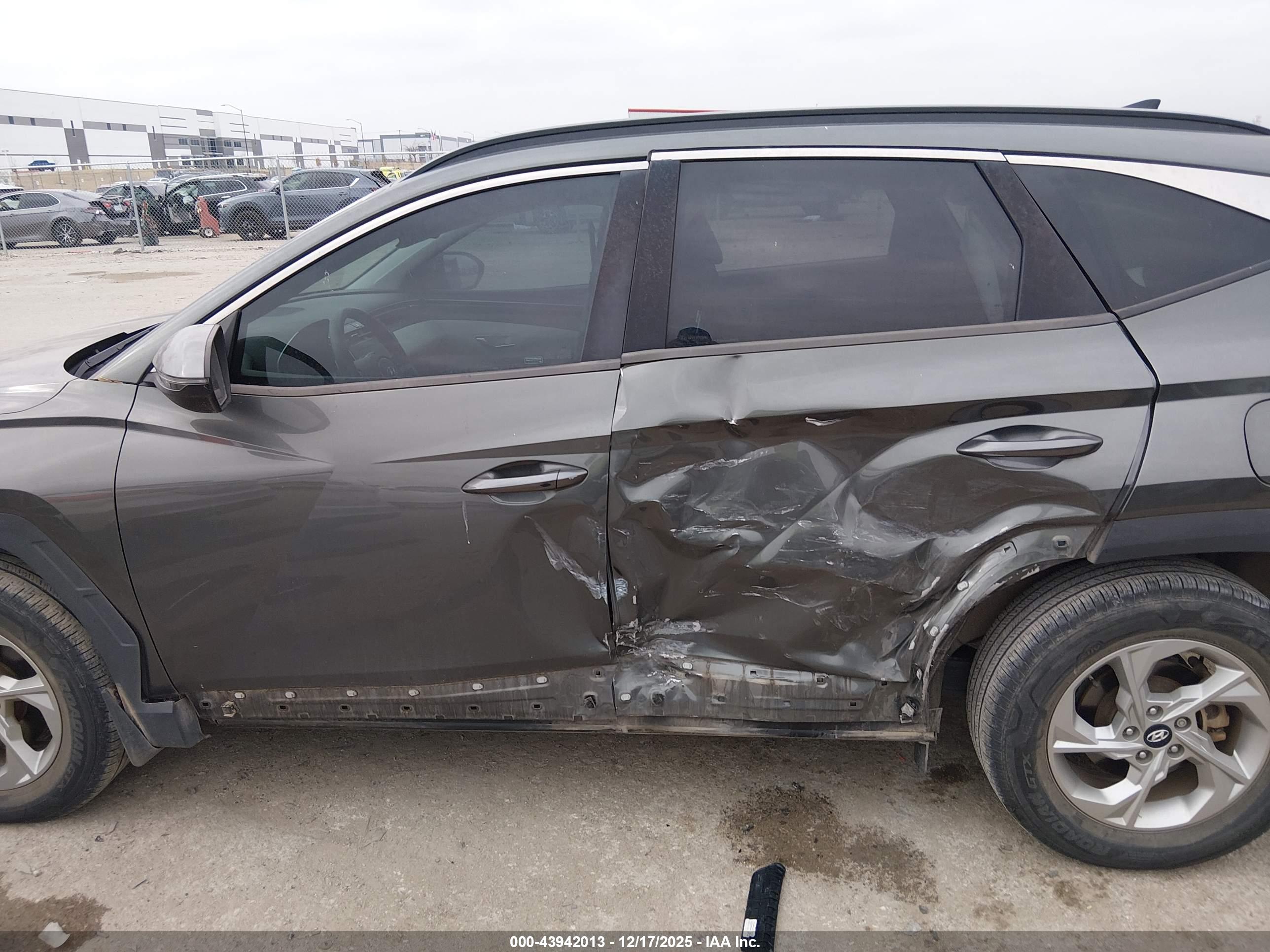 HYUNDAI TUCSON image 6