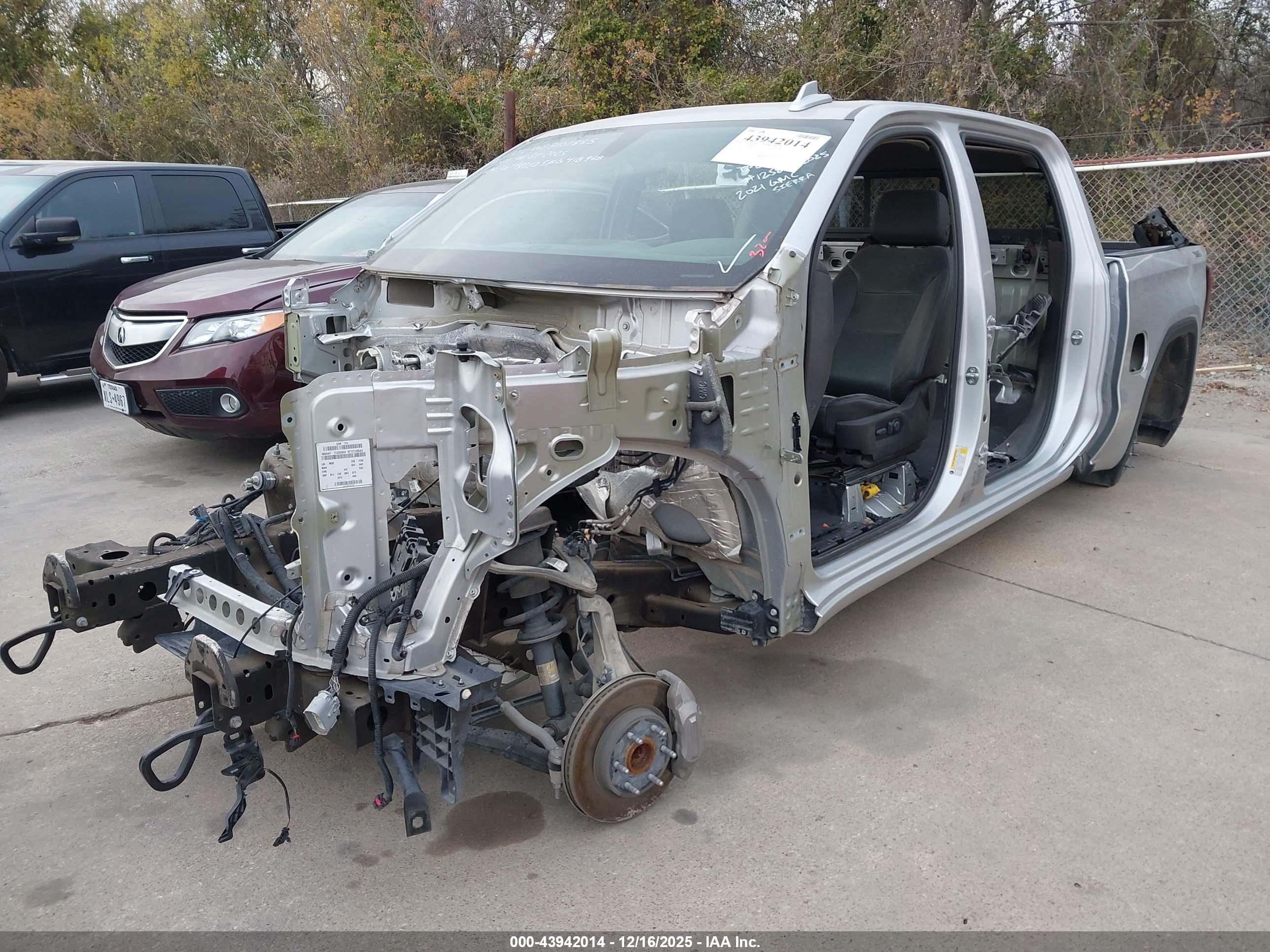 GMC SIERRA image 2