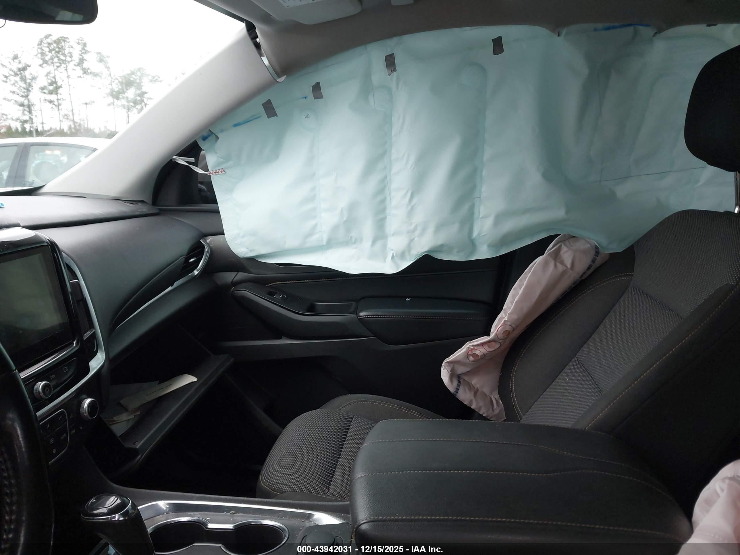 CHEVROLET TRAVERSE image 5