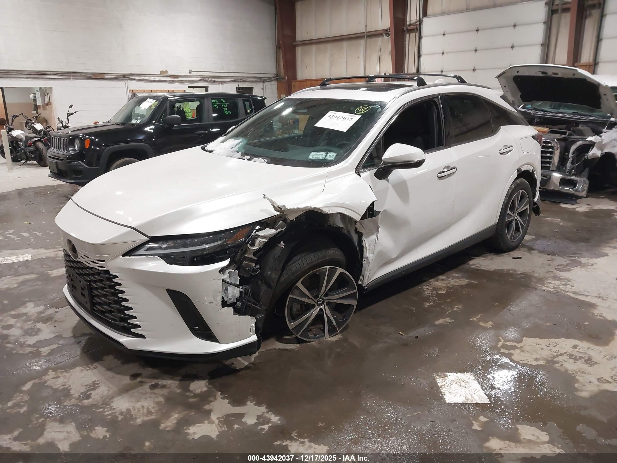 LEXUS RX image 2