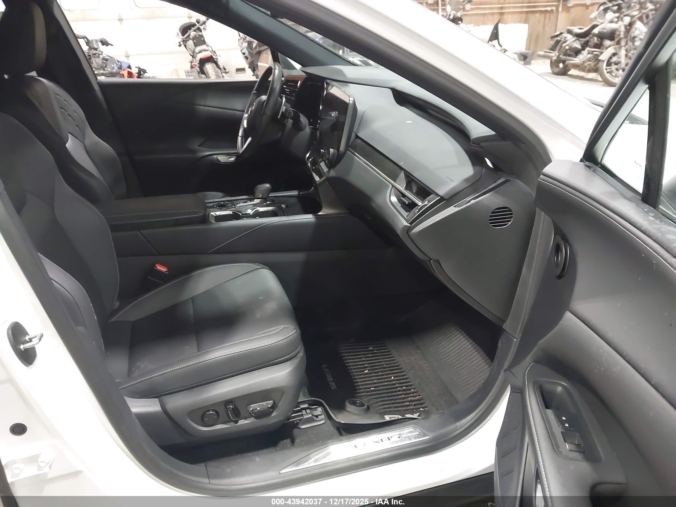 LEXUS RX image 5