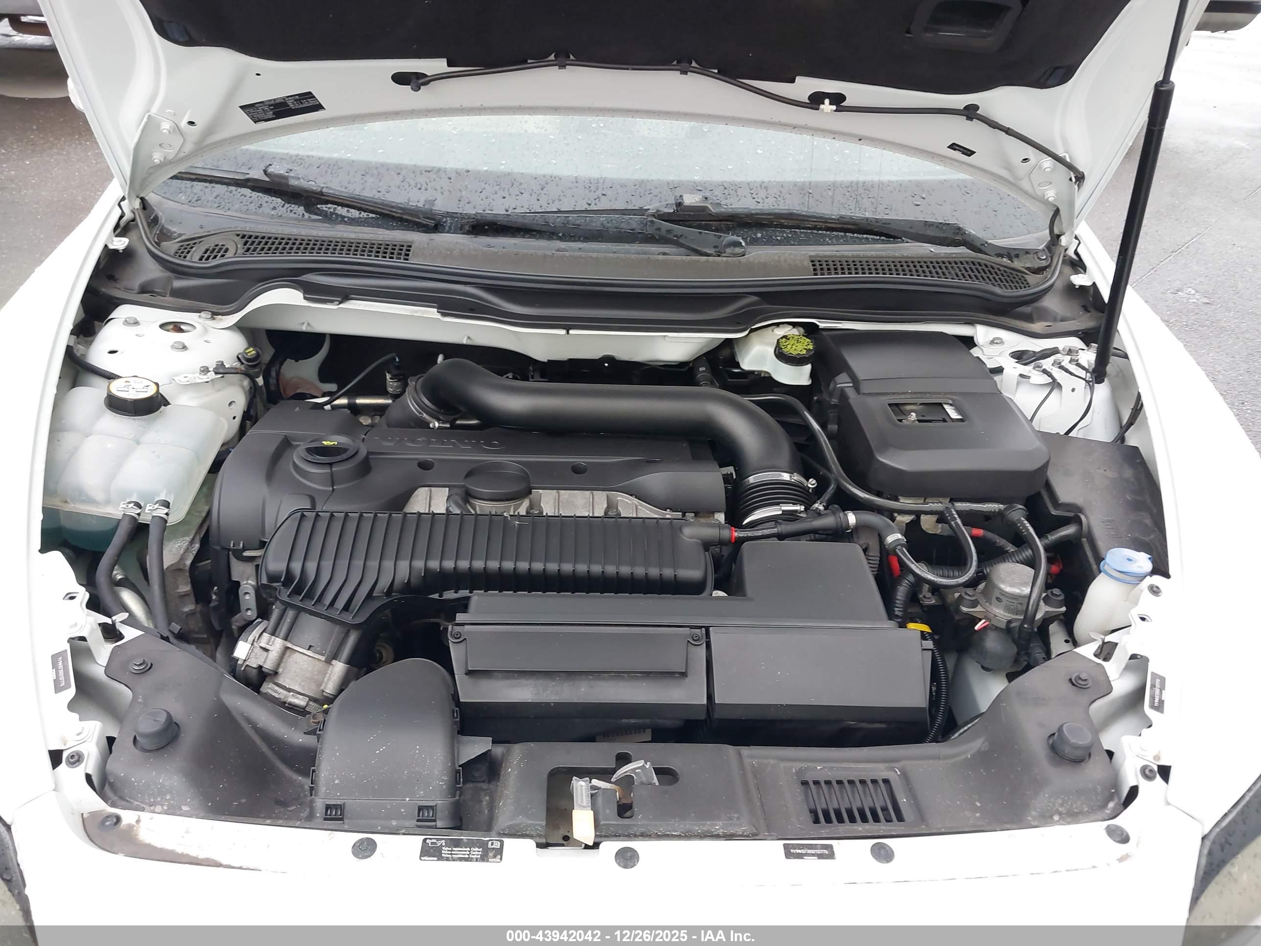 VOLVO C30 image 10
