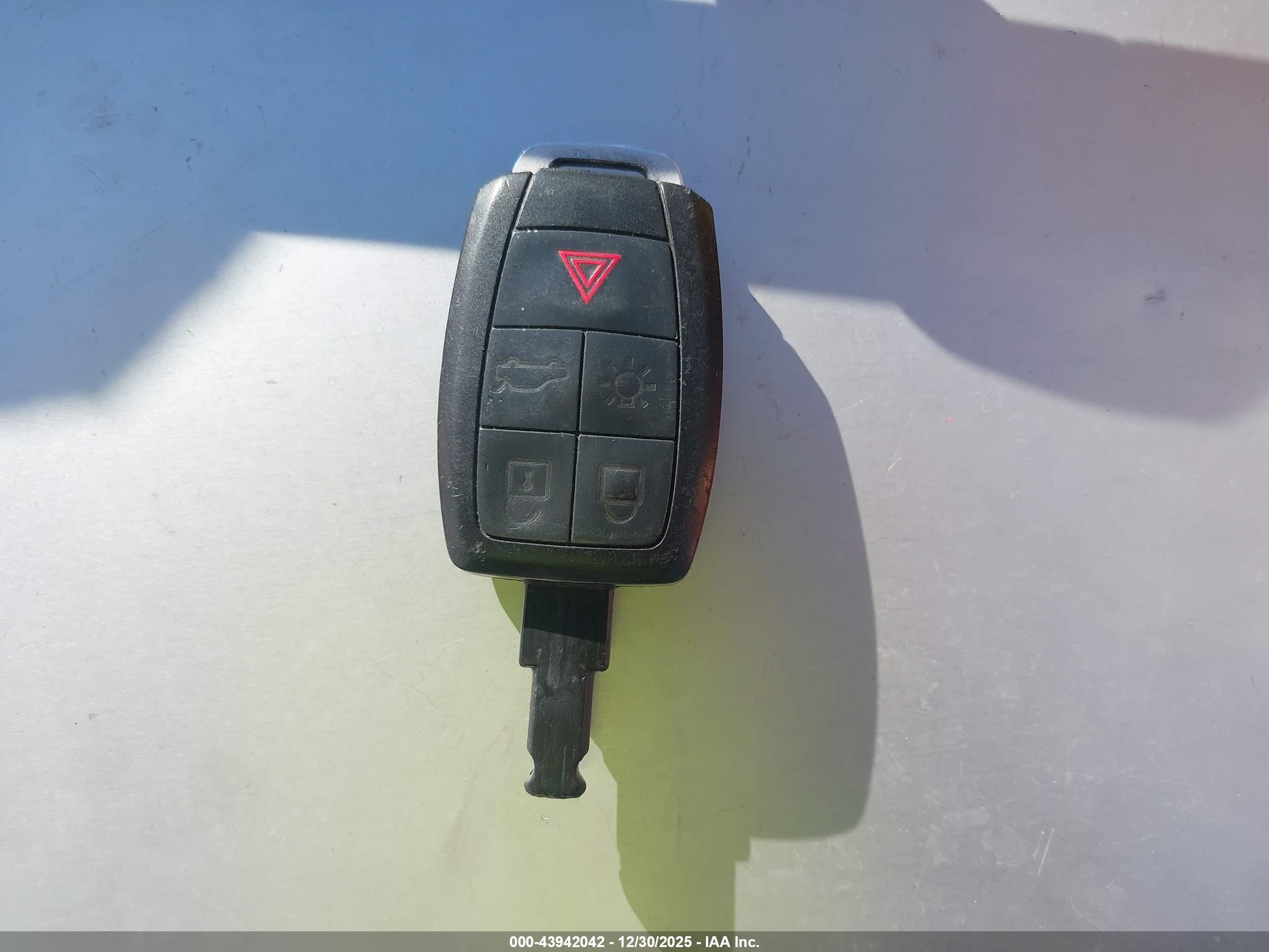 VOLVO C30 image 11