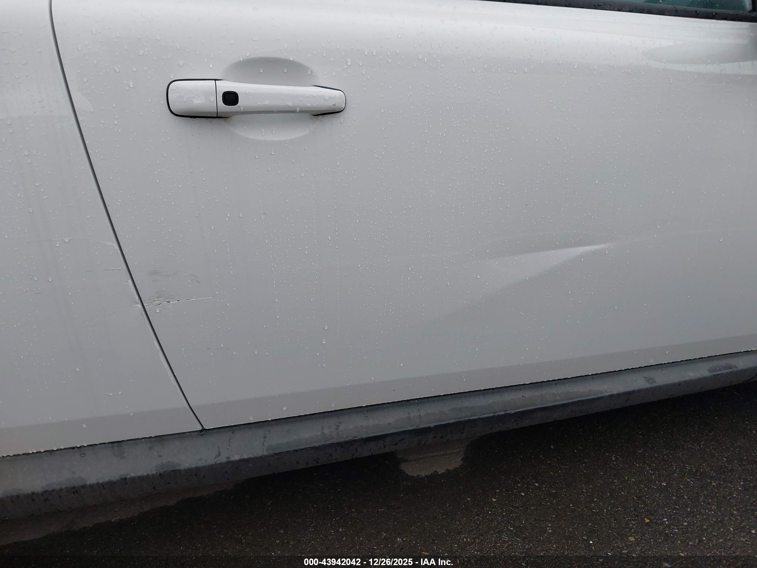 VOLVO C30 image 6