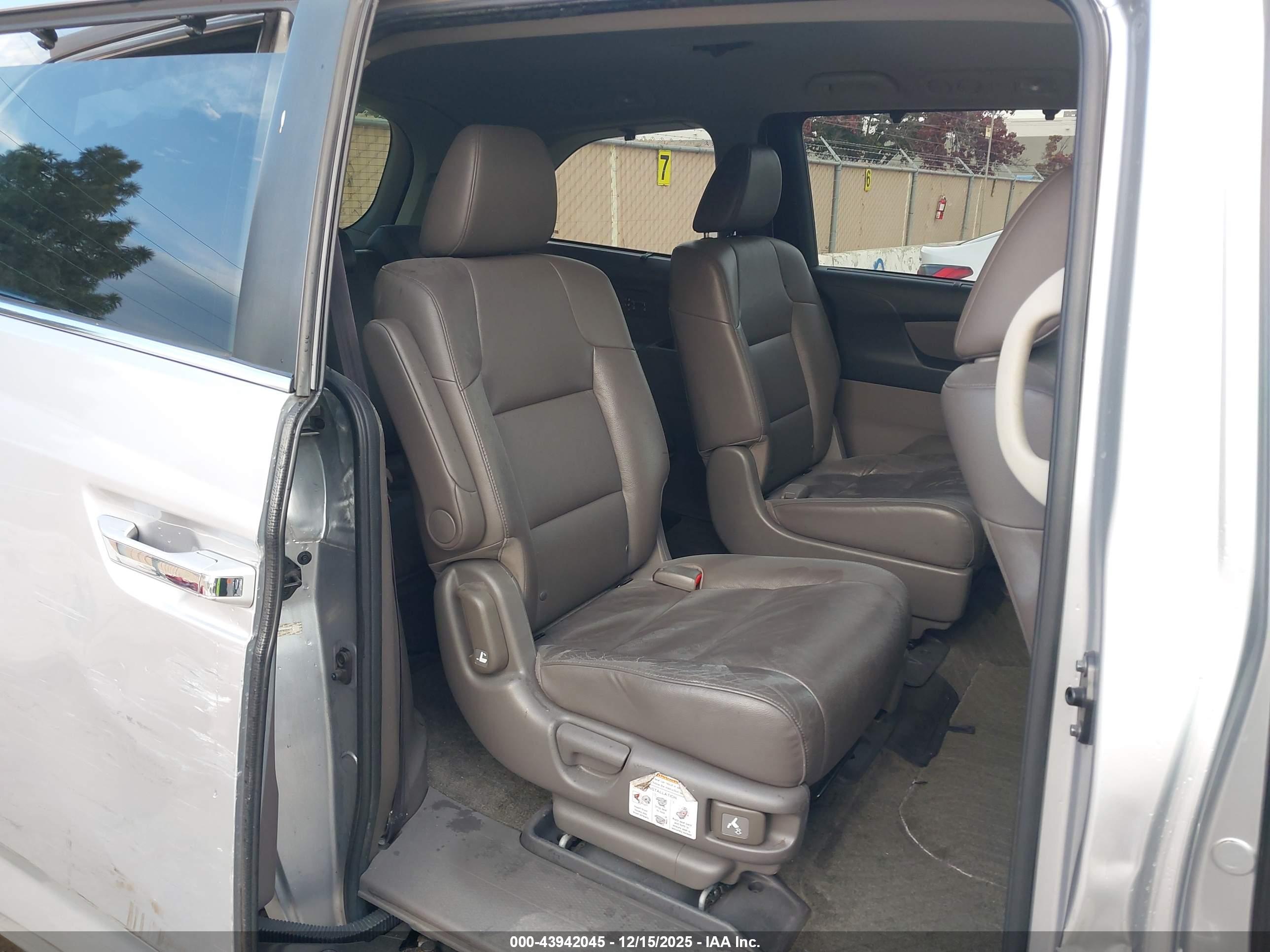 HONDA ODYSSEY image 8