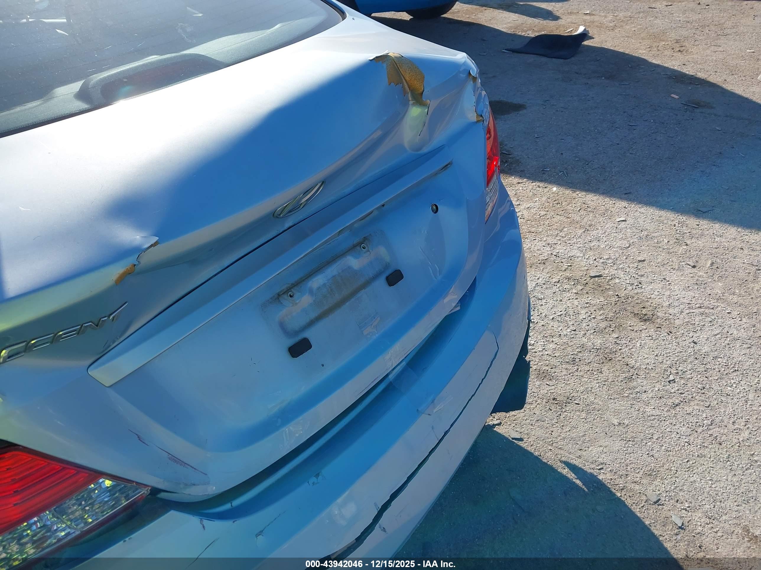 HYUNDAI ACCENT image 6