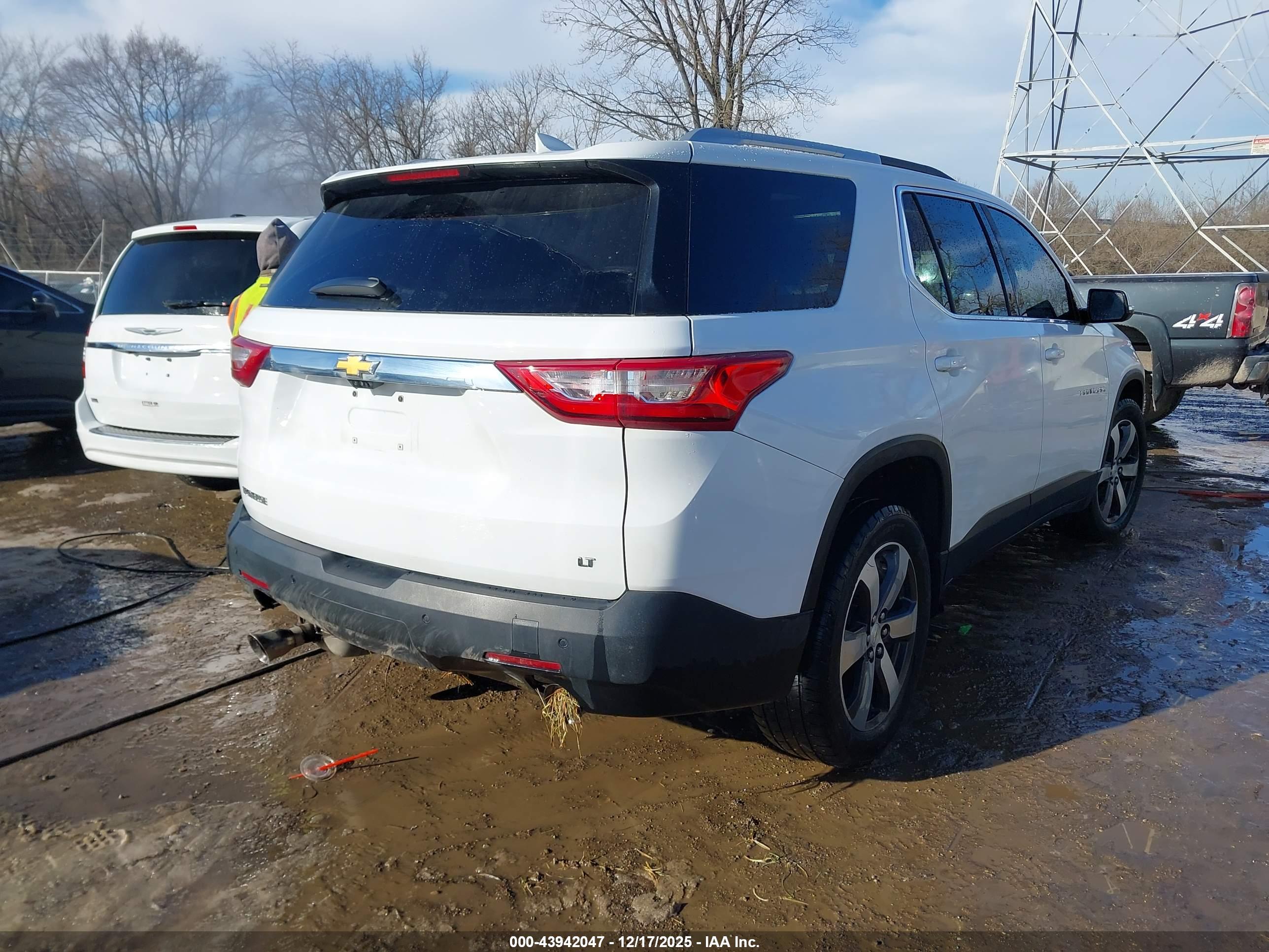 CHEVROLET TRAVERSE image 4