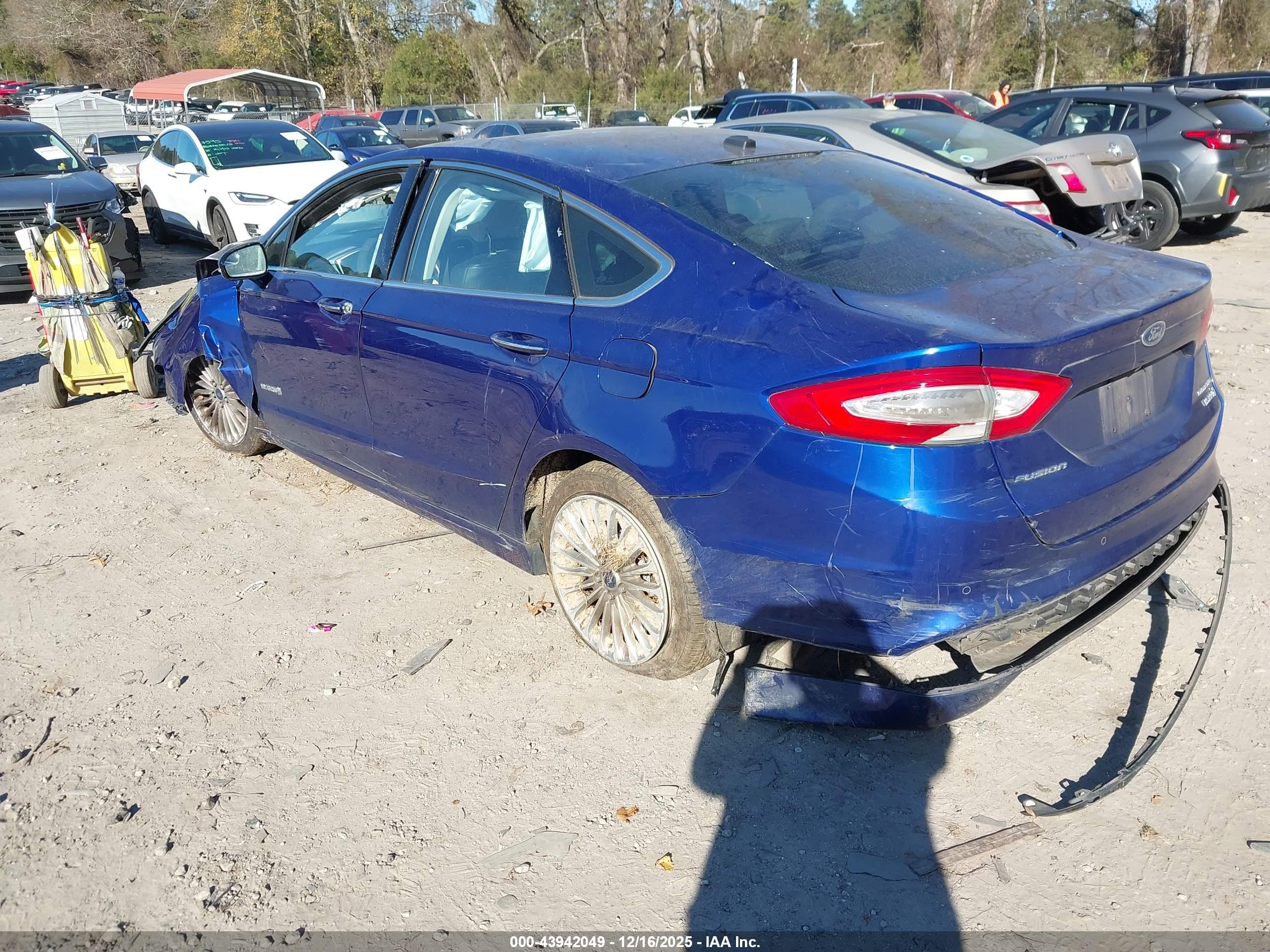 FORD FUSION image 3