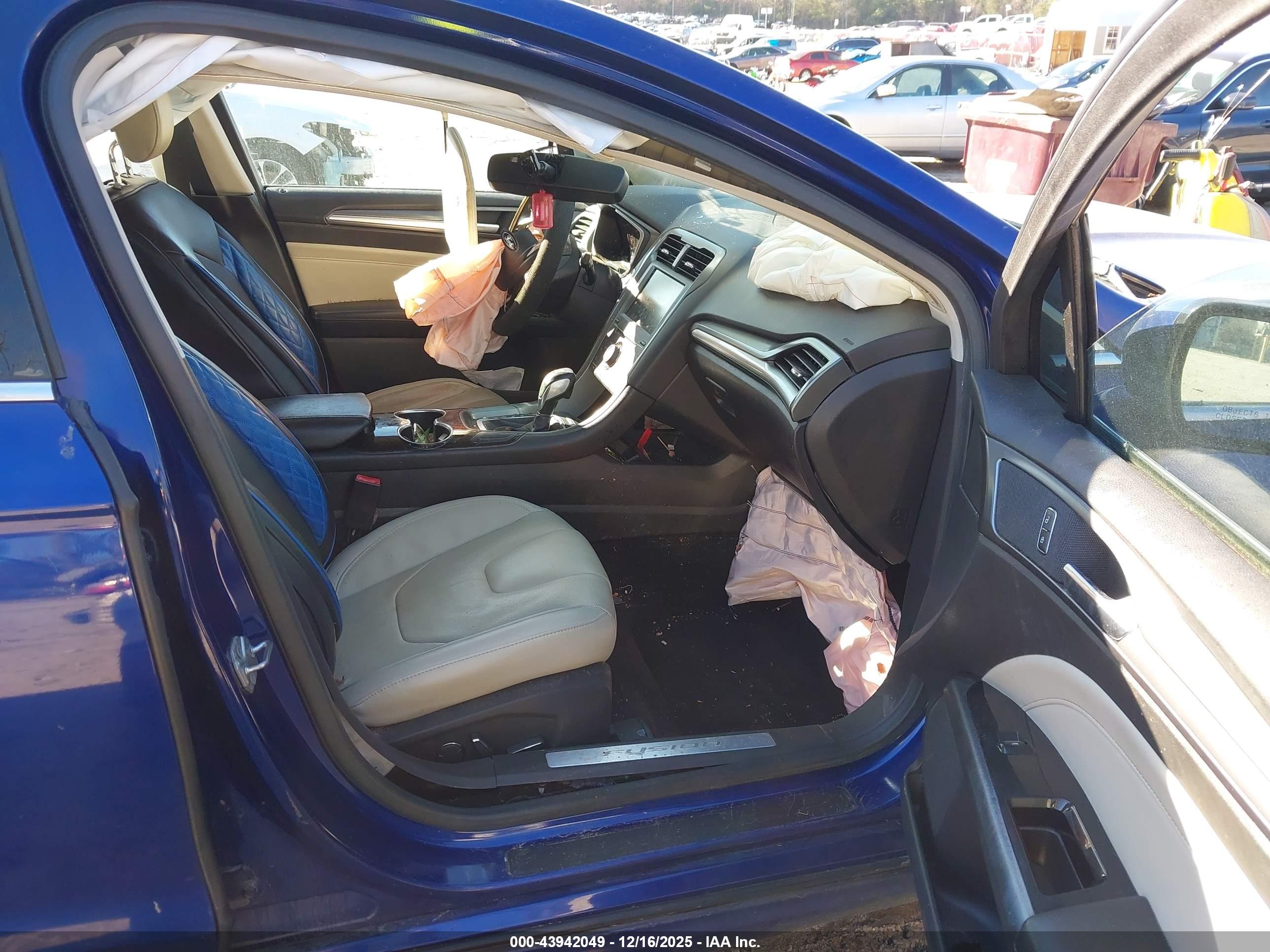 FORD FUSION image 5