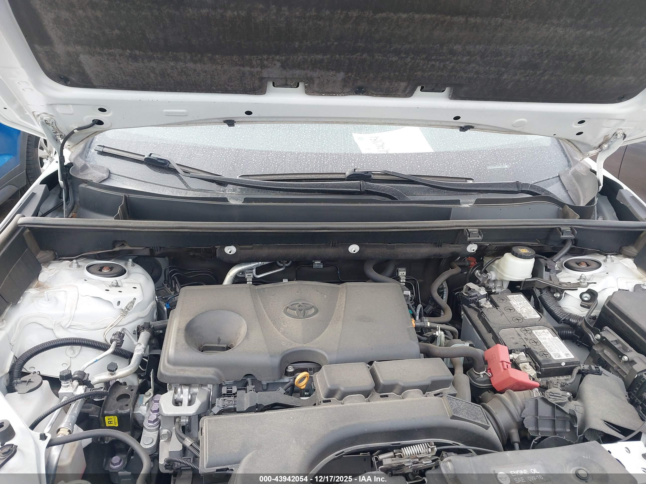 TOYOTA RAV4 image 10