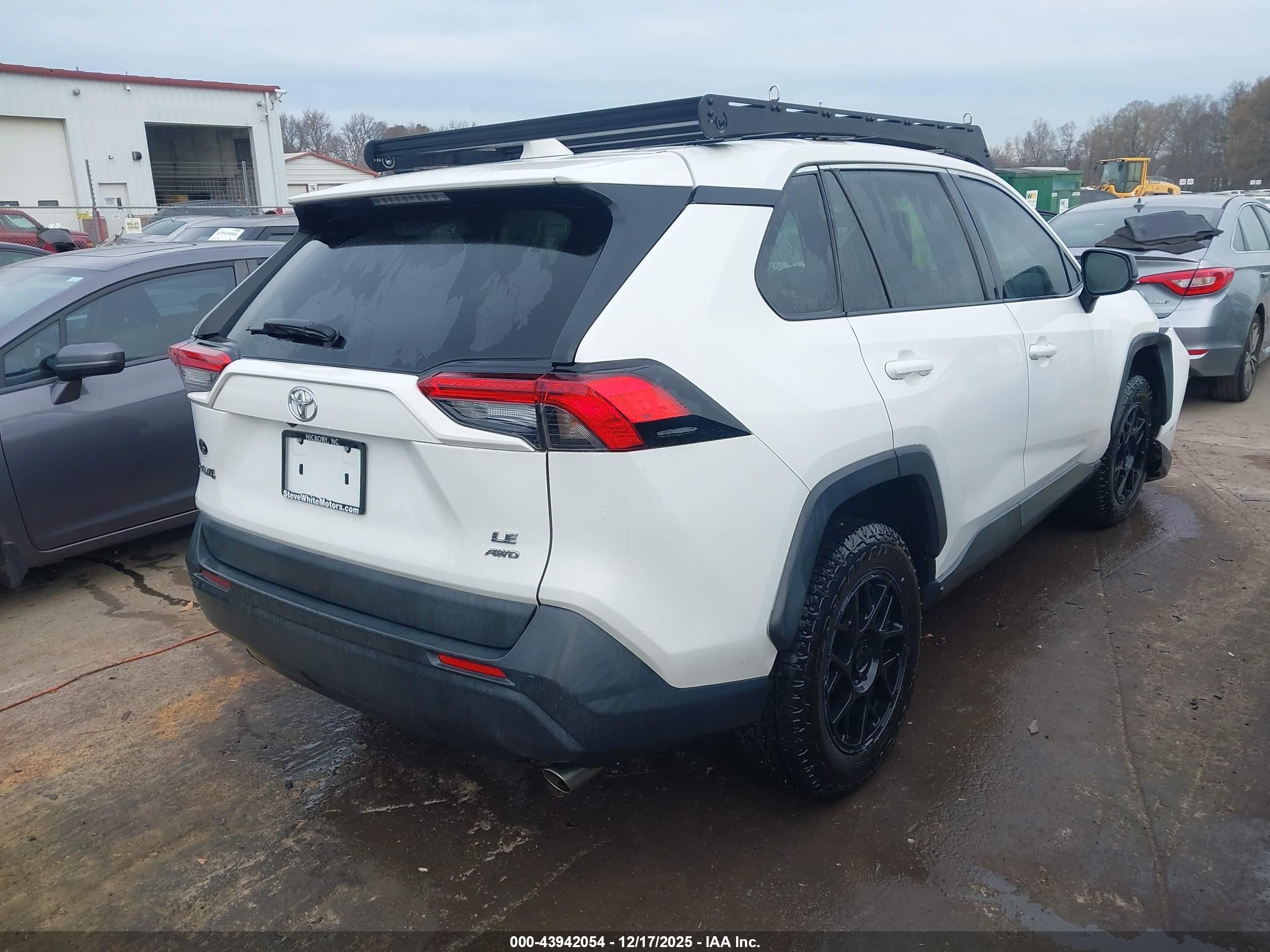 TOYOTA RAV4 image 4