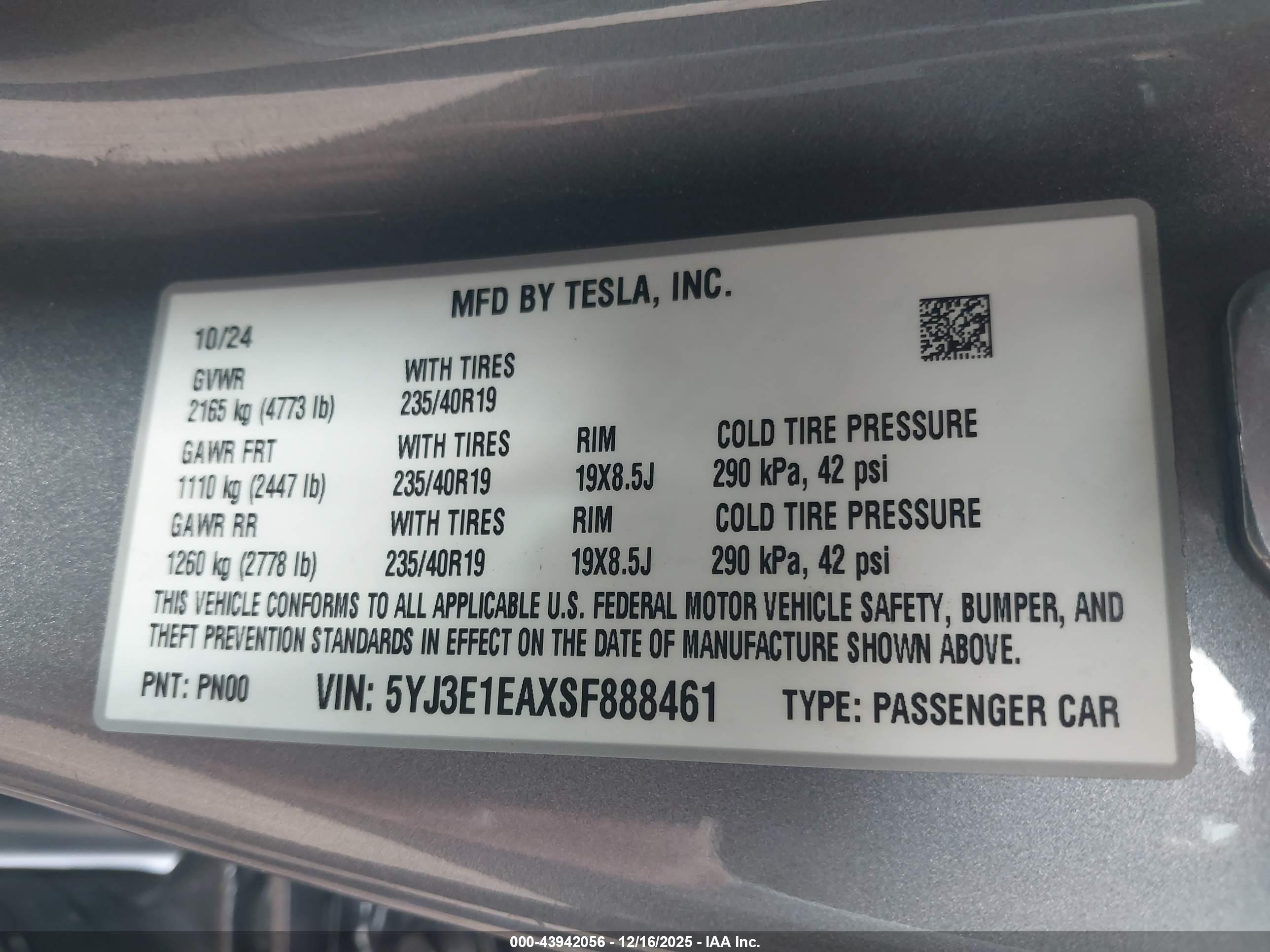 TESLA MODEL image 9