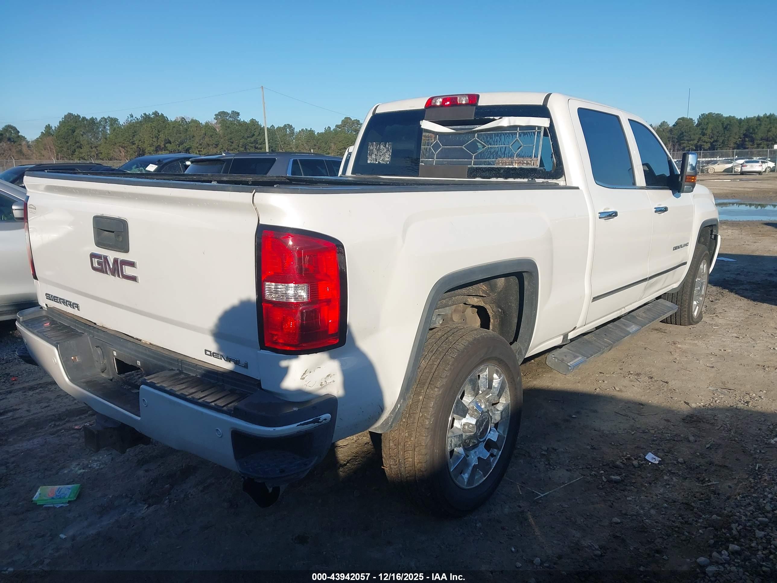GMC SIERRA image 4