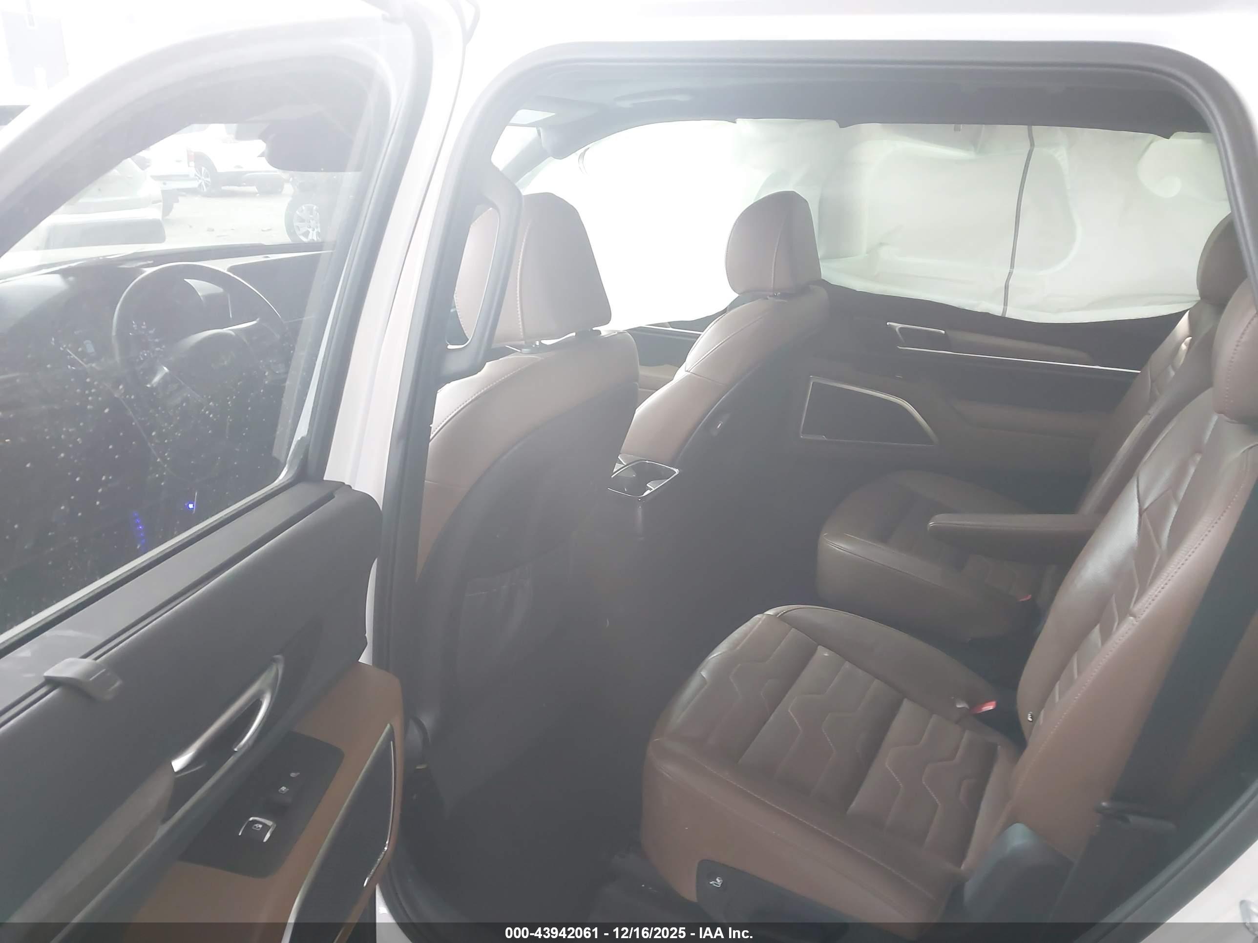KIA TELLURIDE image 8