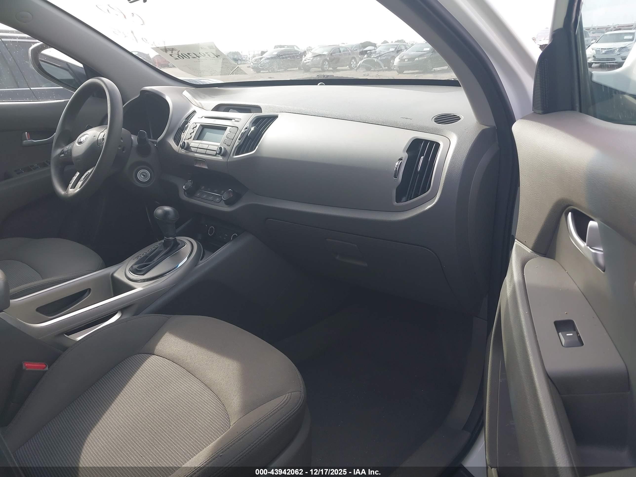 KIA SPORTAGE image 5