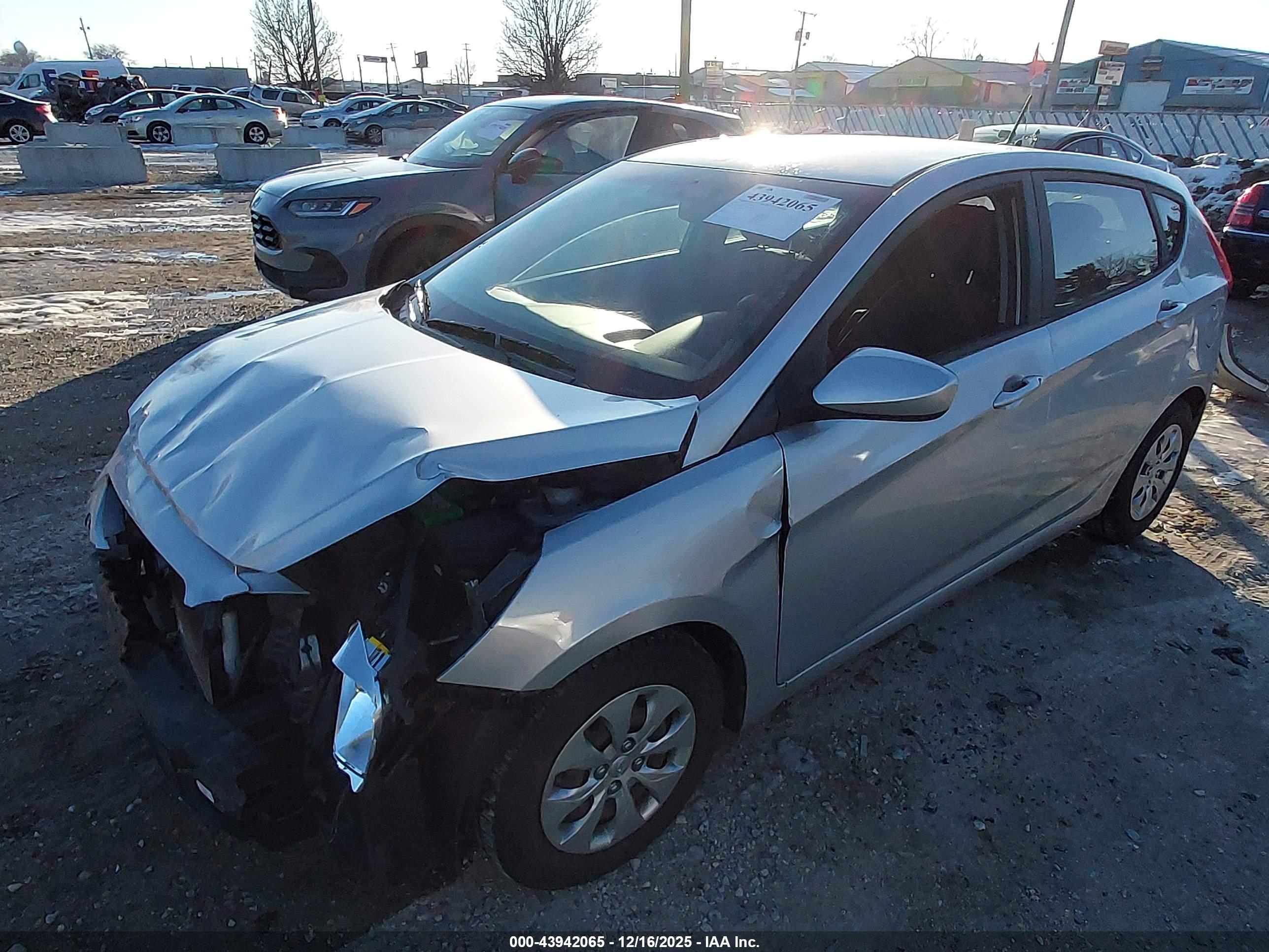 HYUNDAI ACCENT image 2