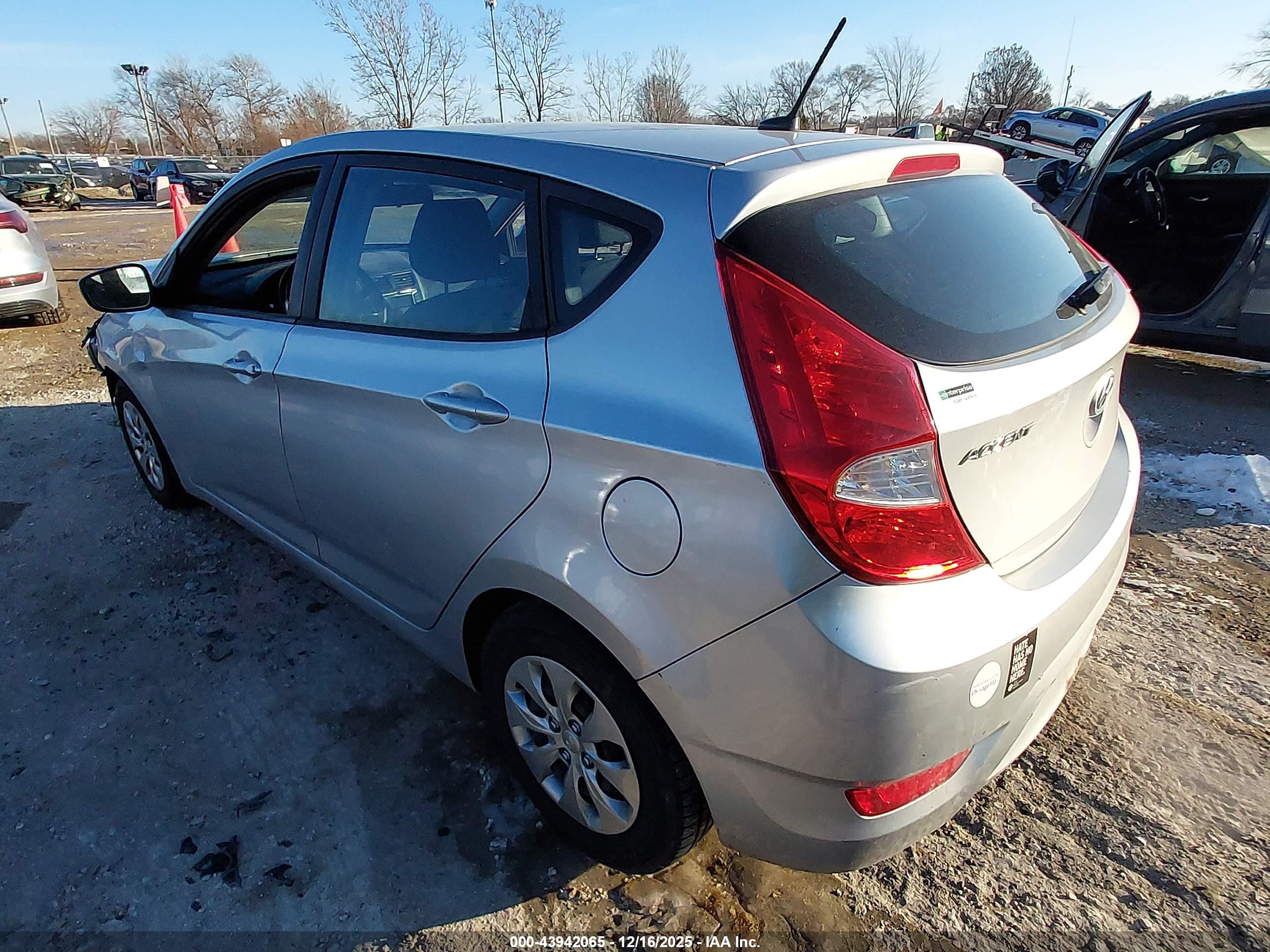 HYUNDAI ACCENT image 3
