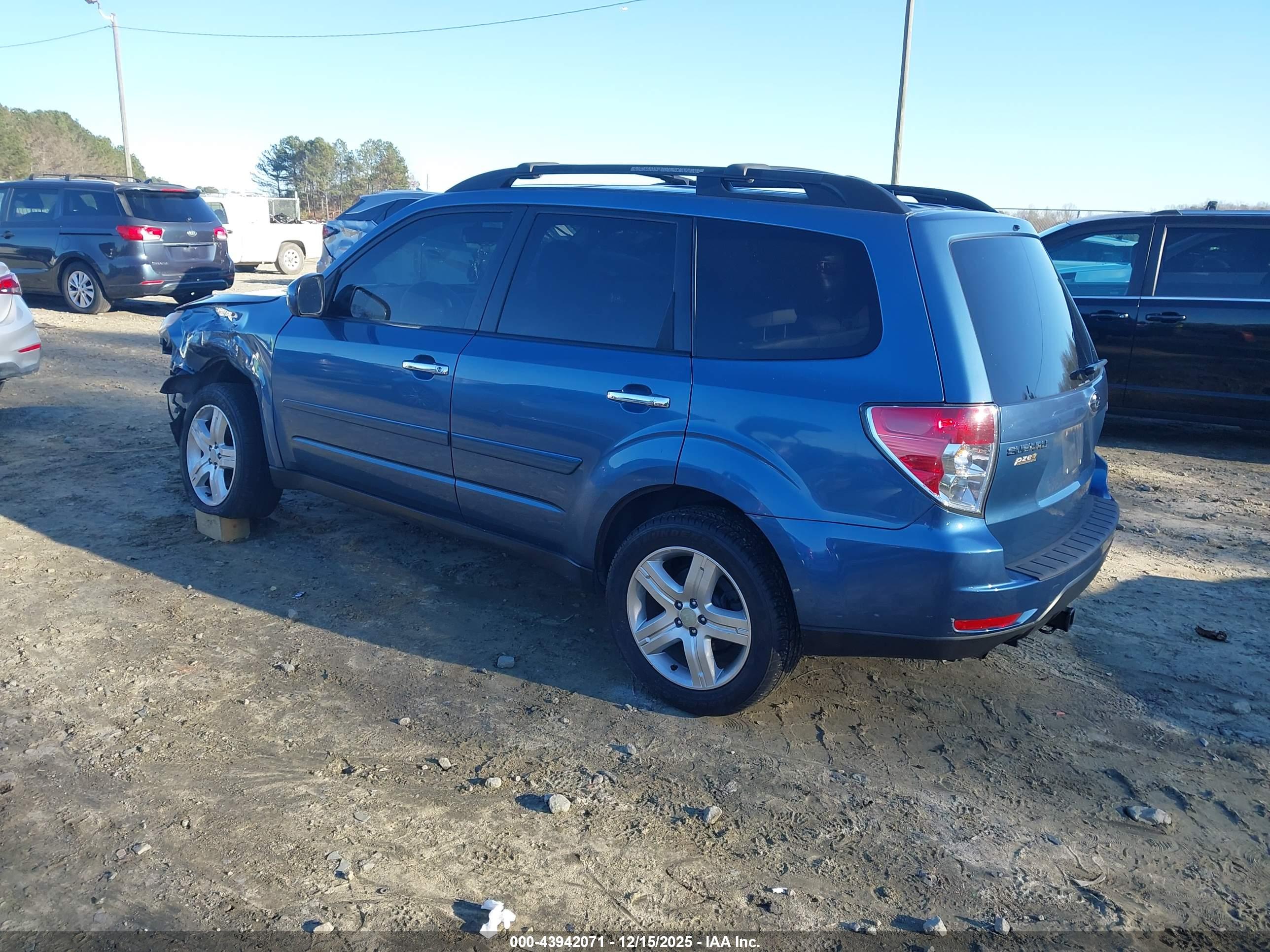 SUBARU FORESTER image 3