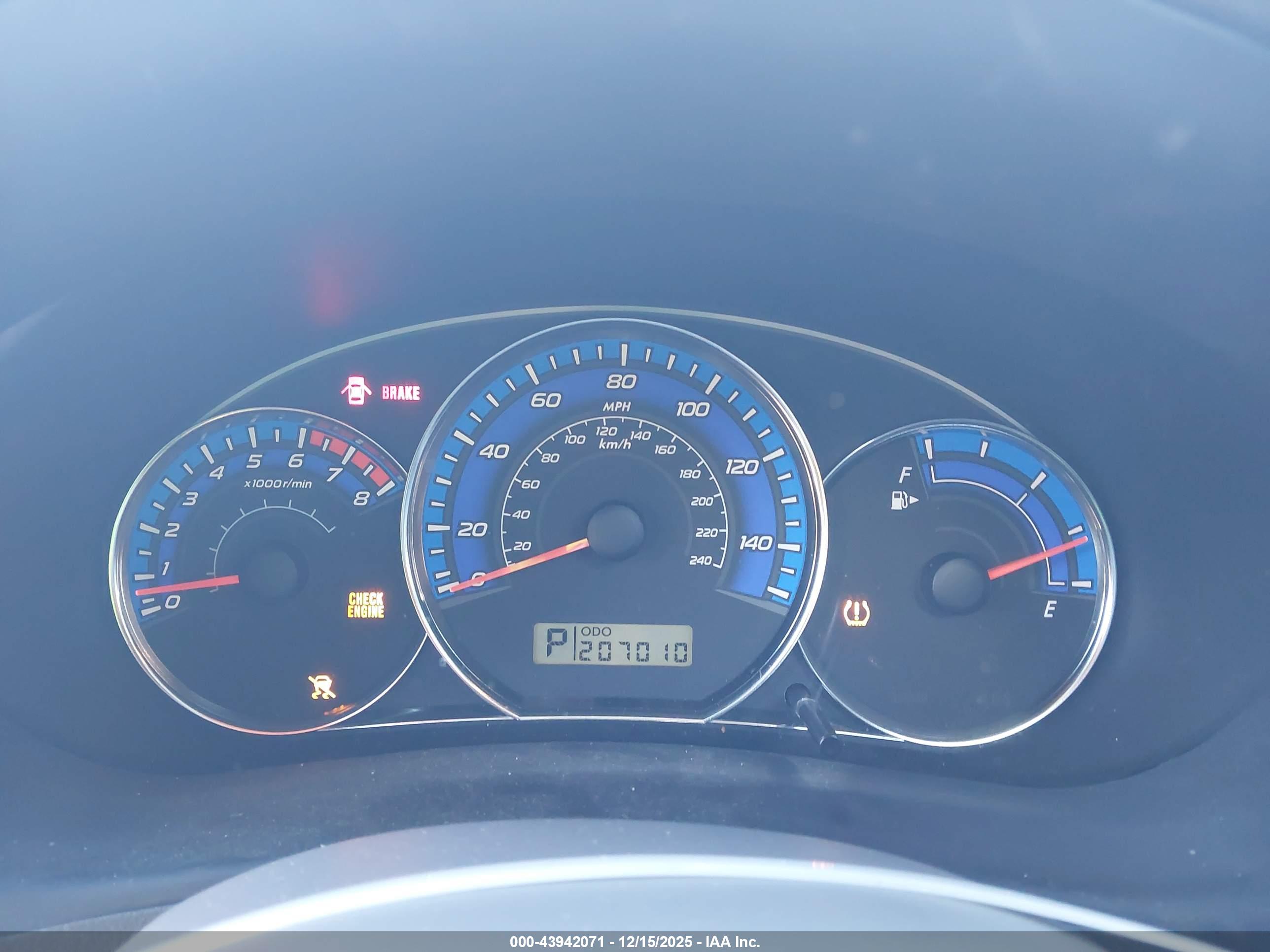 SUBARU FORESTER image 7