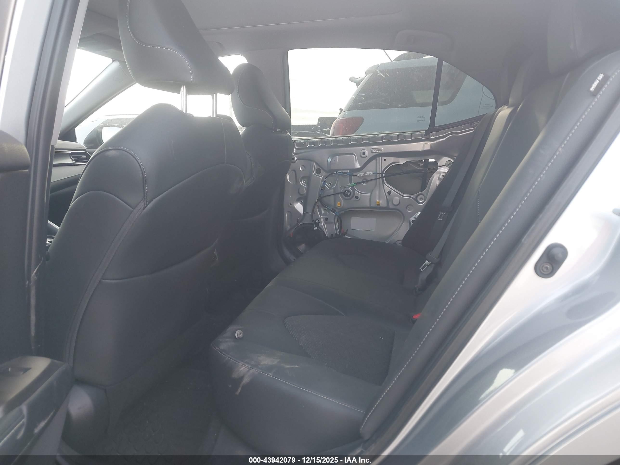 TOYOTA CAMRY image 8