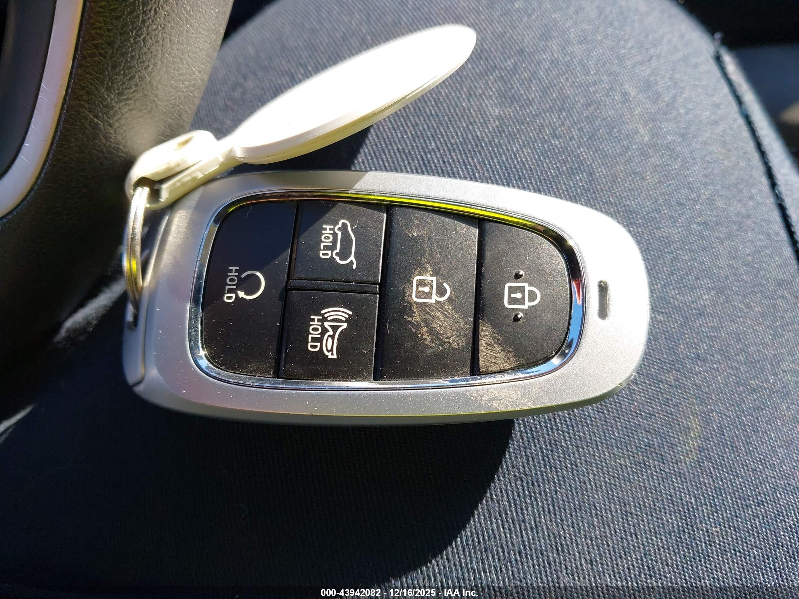 HYUNDAI TUCSON image 11