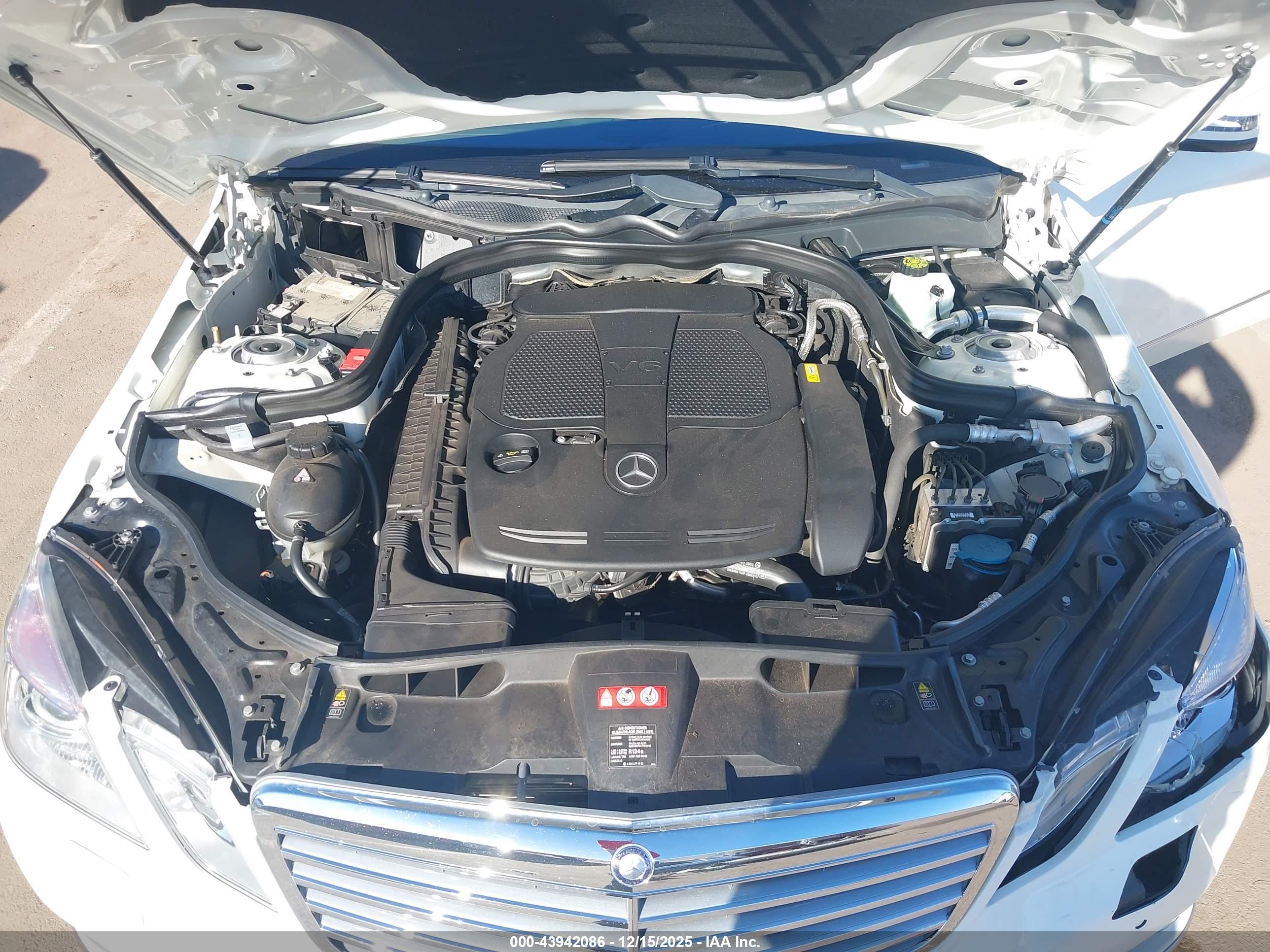 MERCEDES-BENZ E image 10
