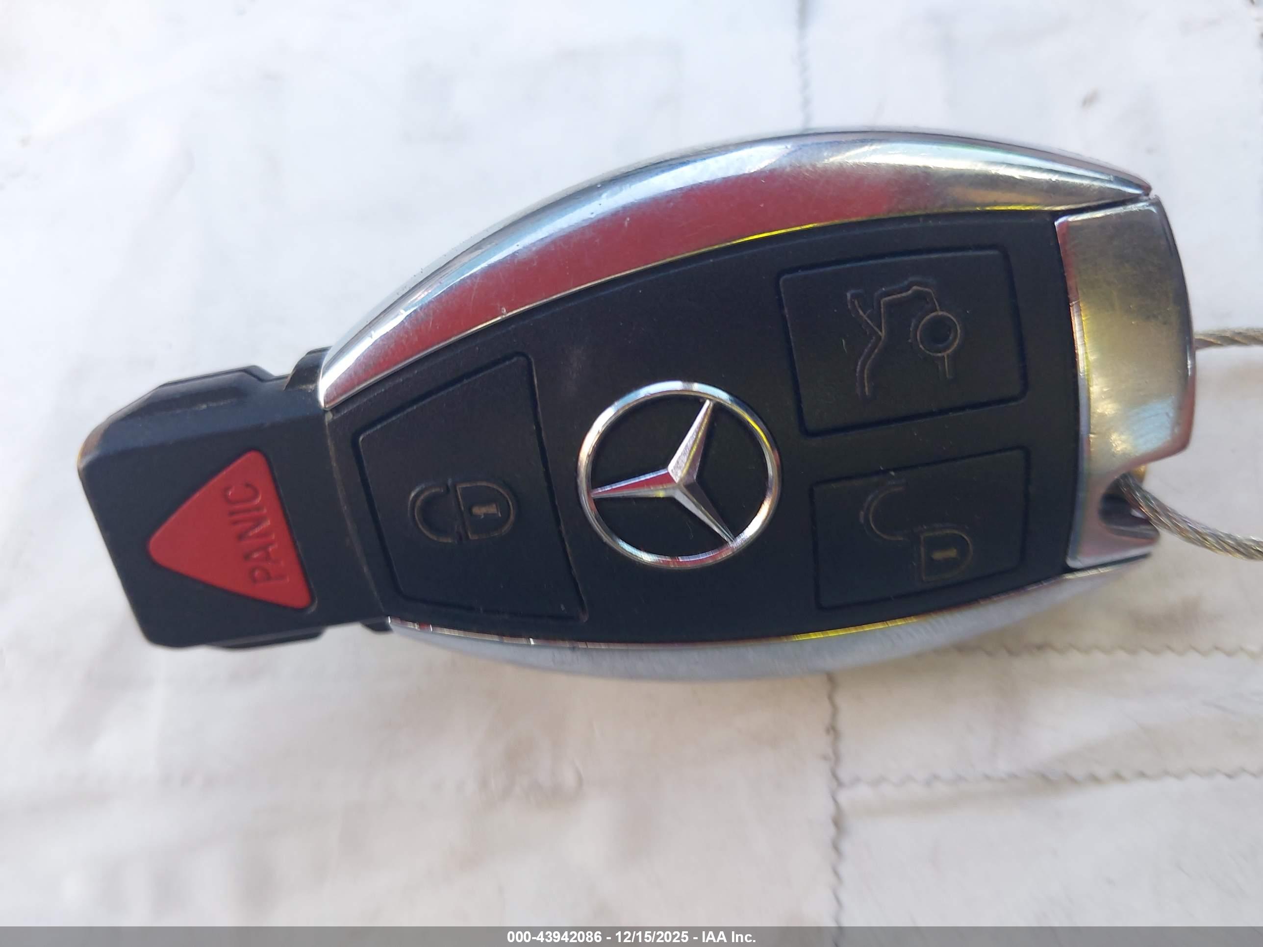 MERCEDES-BENZ E image 11