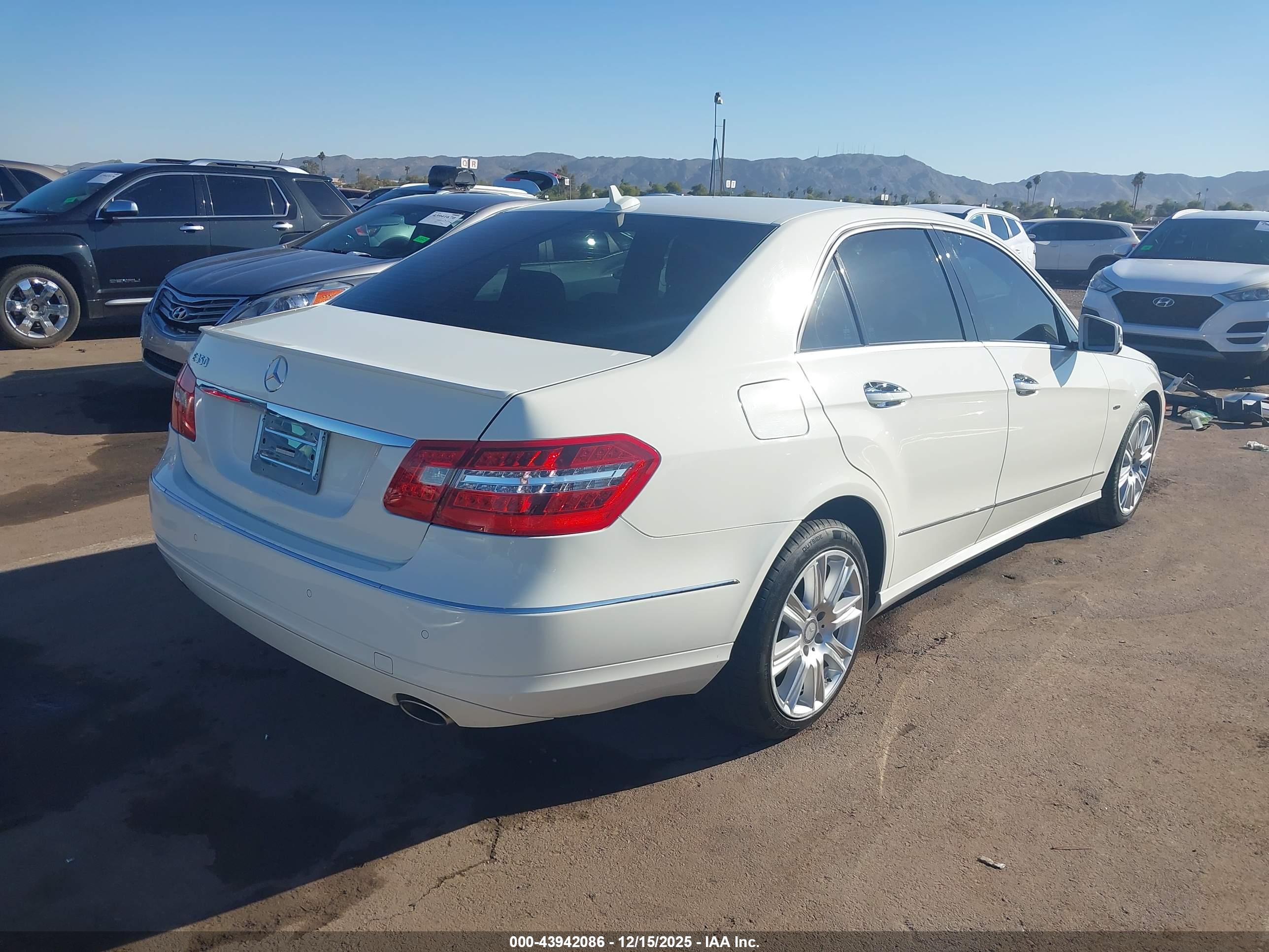 MERCEDES-BENZ E image 4