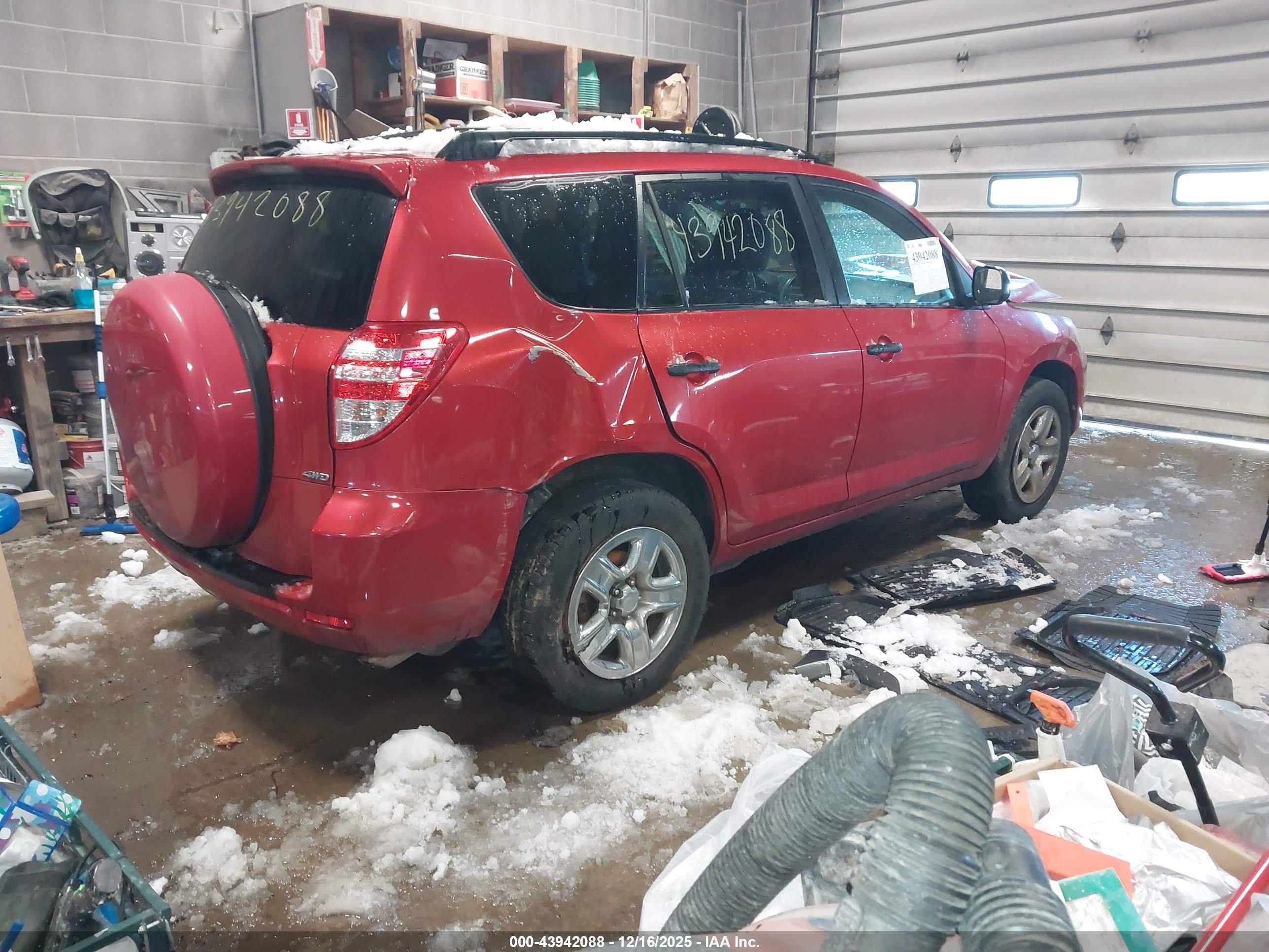 TOYOTA RAV4 image 4