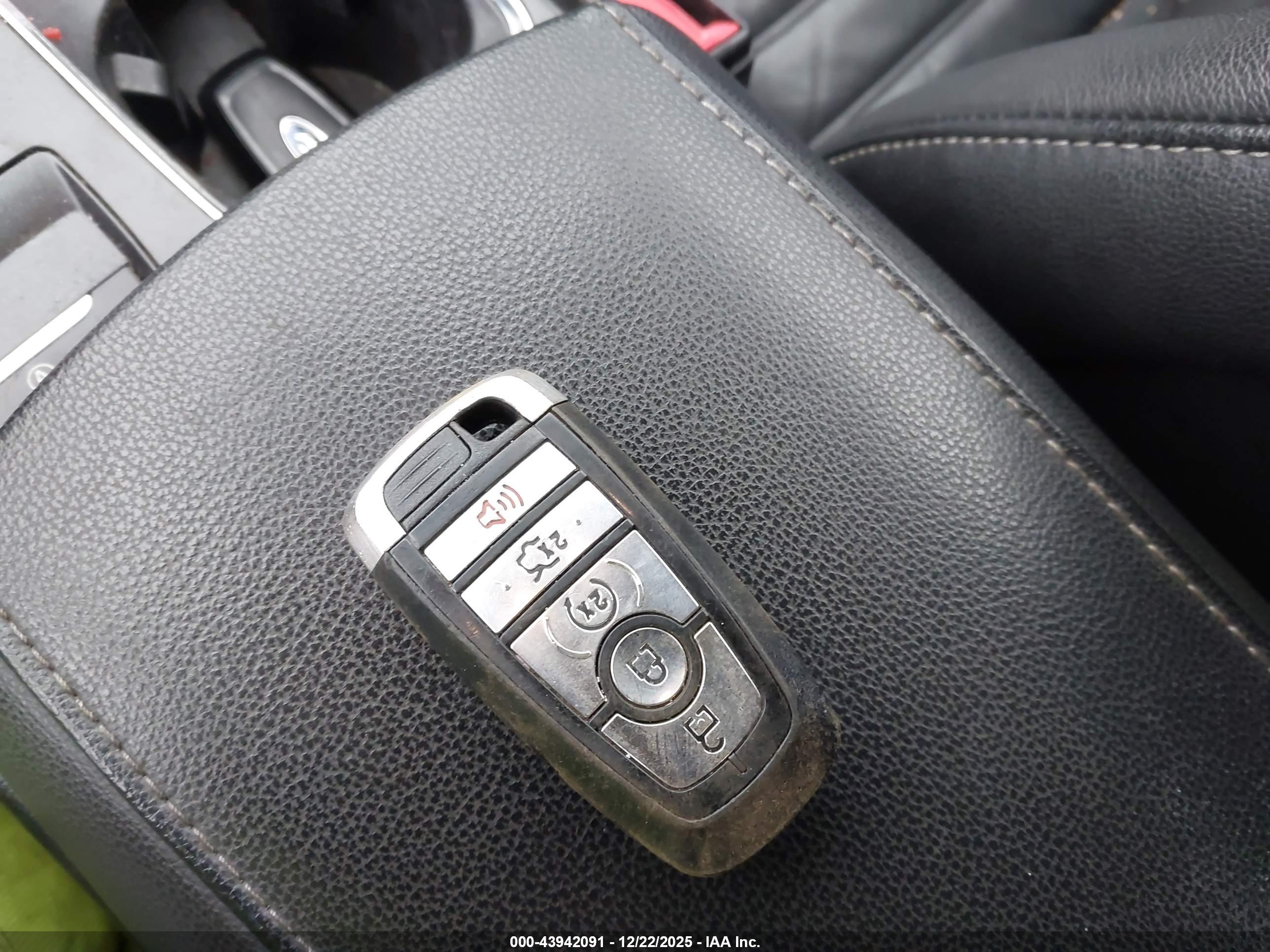 FORD FUSION image 11