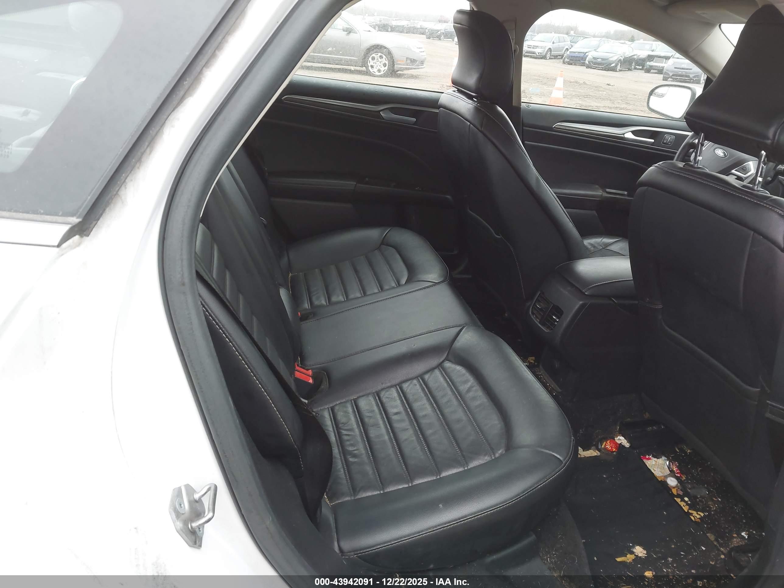 FORD FUSION image 8