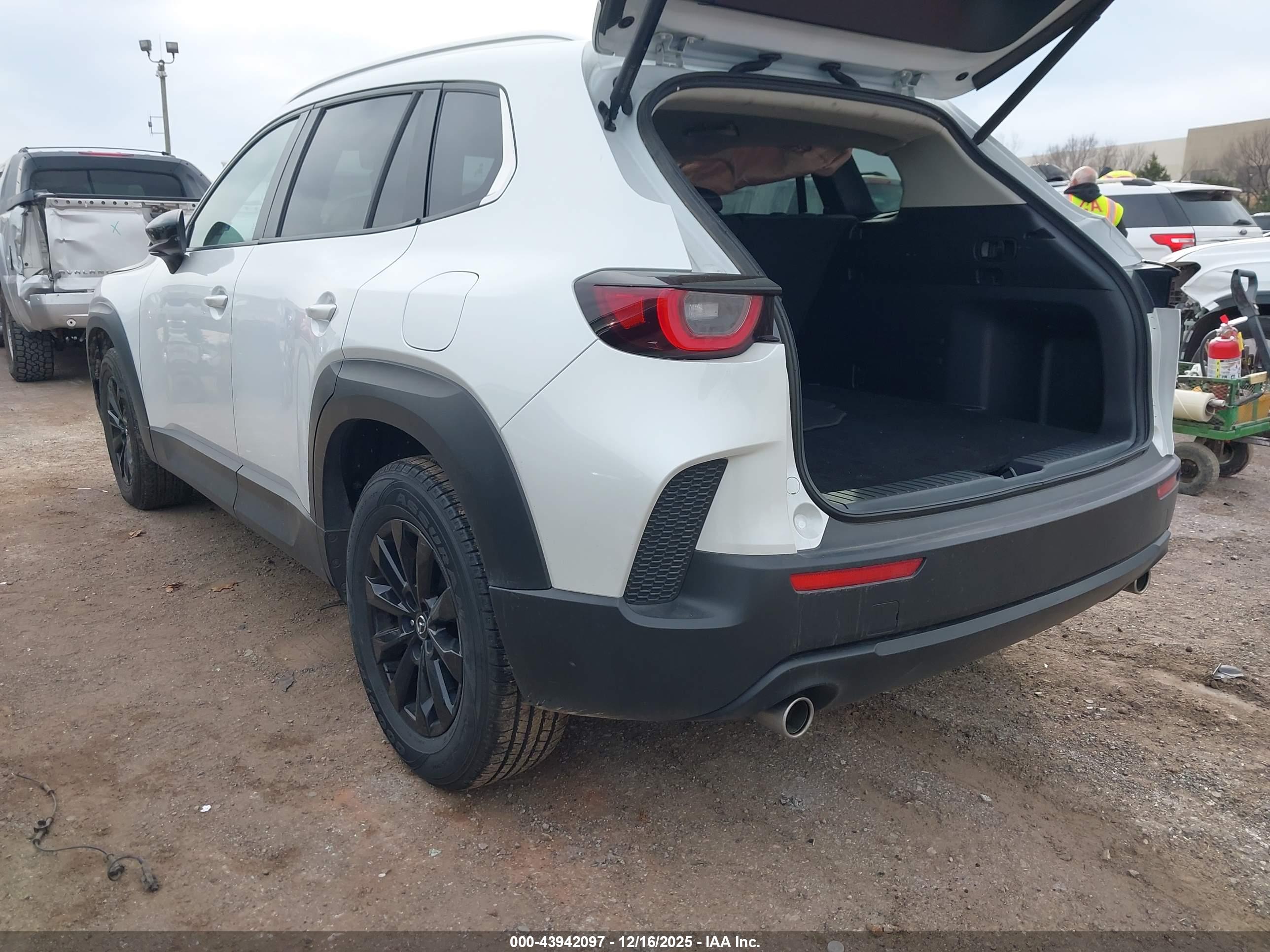 MAZDA CX-50 image 3