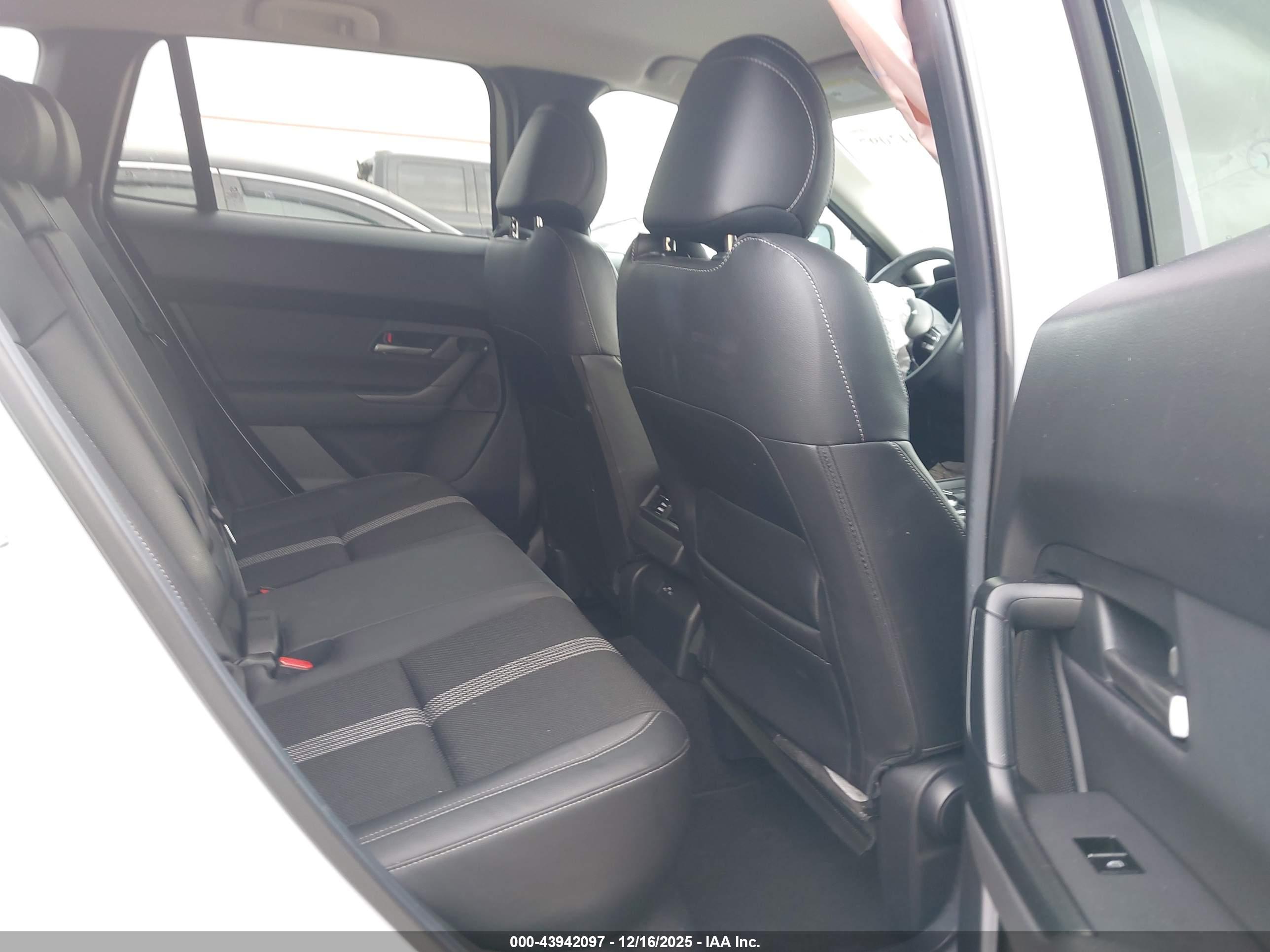 MAZDA CX-50 image 8