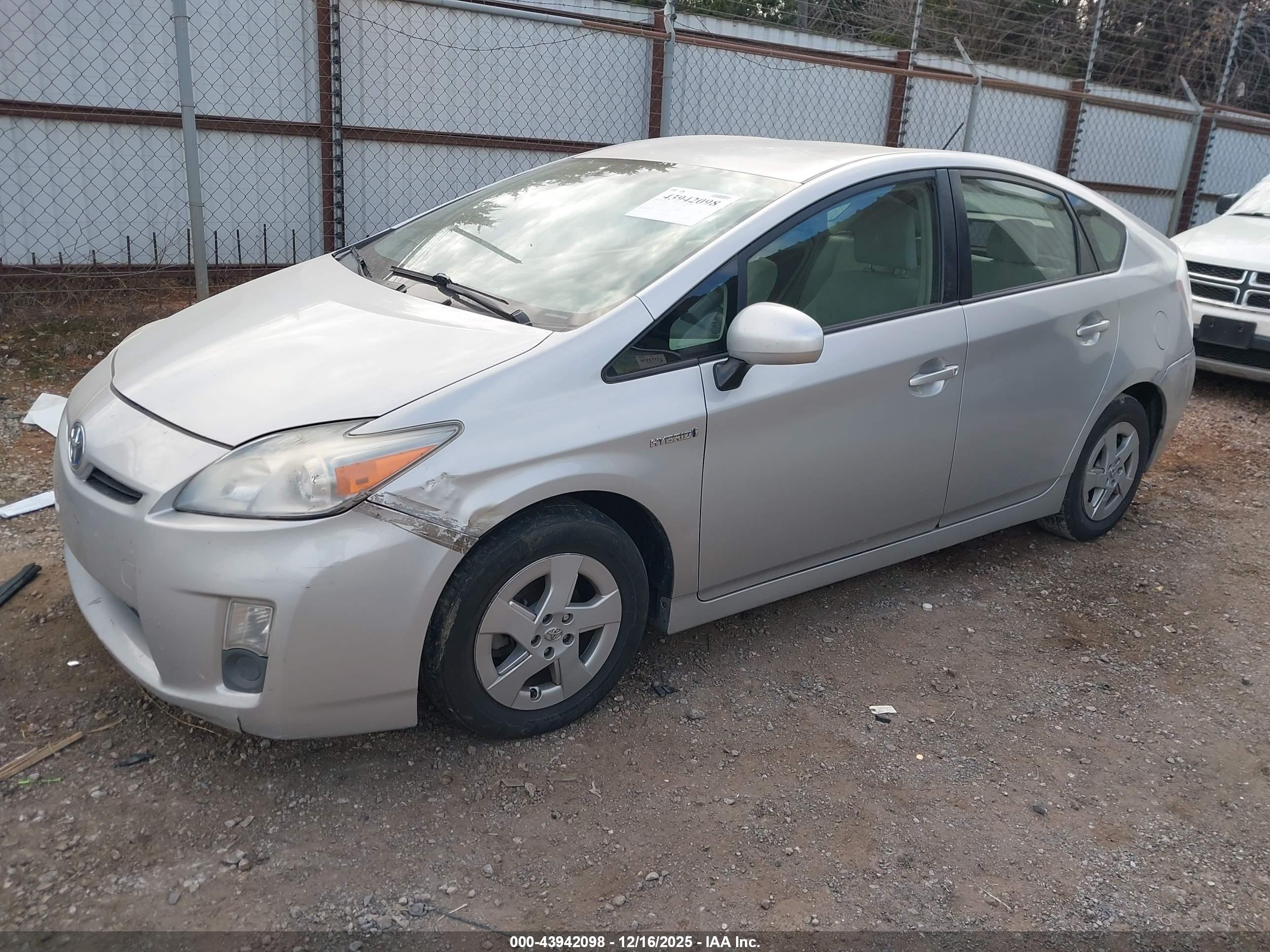 TOYOTA PRIUS image 2