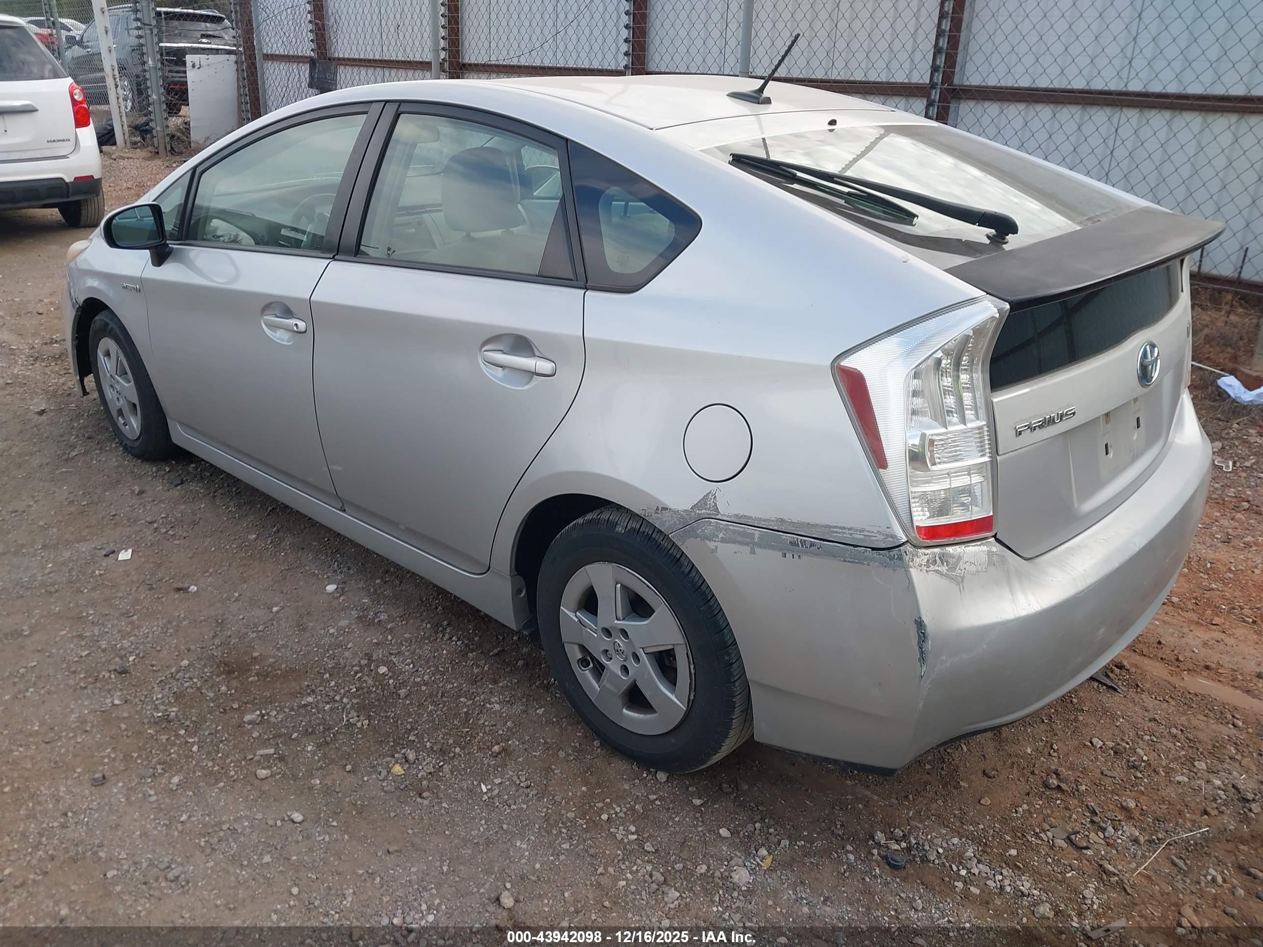 TOYOTA PRIUS image 3