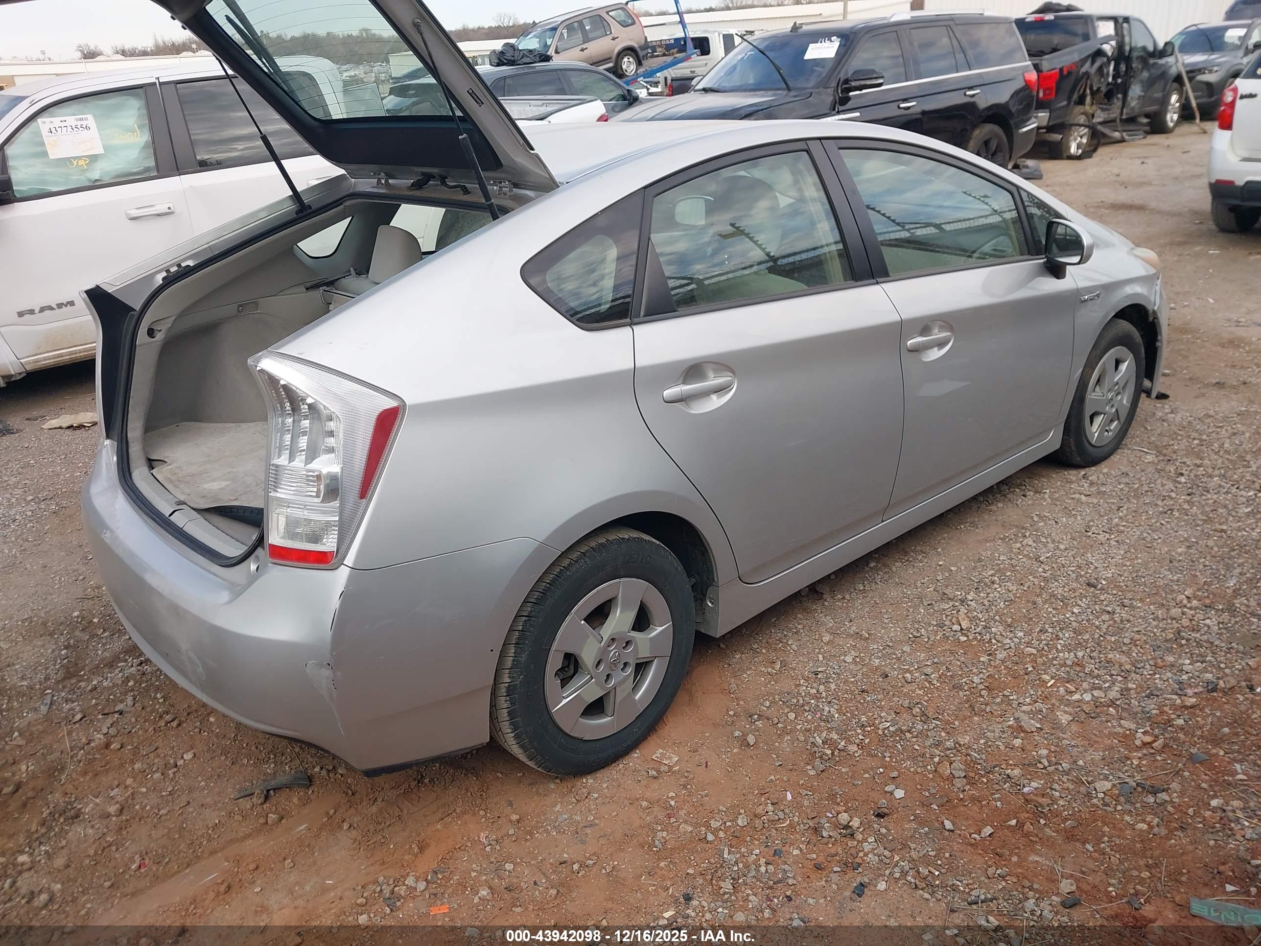 TOYOTA PRIUS image 4