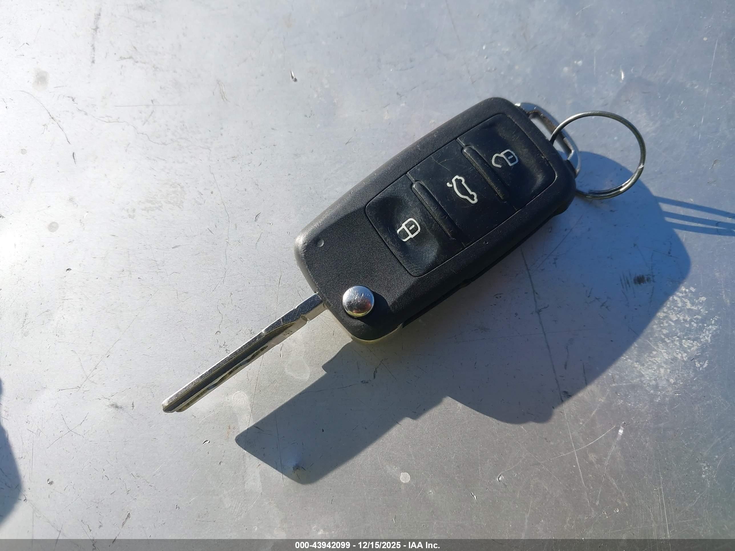 VOLKSWAGEN PASSAT image 11