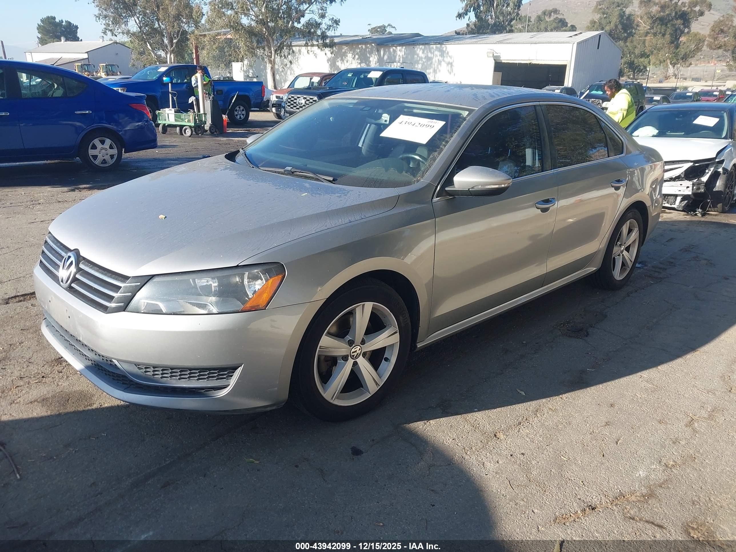 VOLKSWAGEN PASSAT image 2