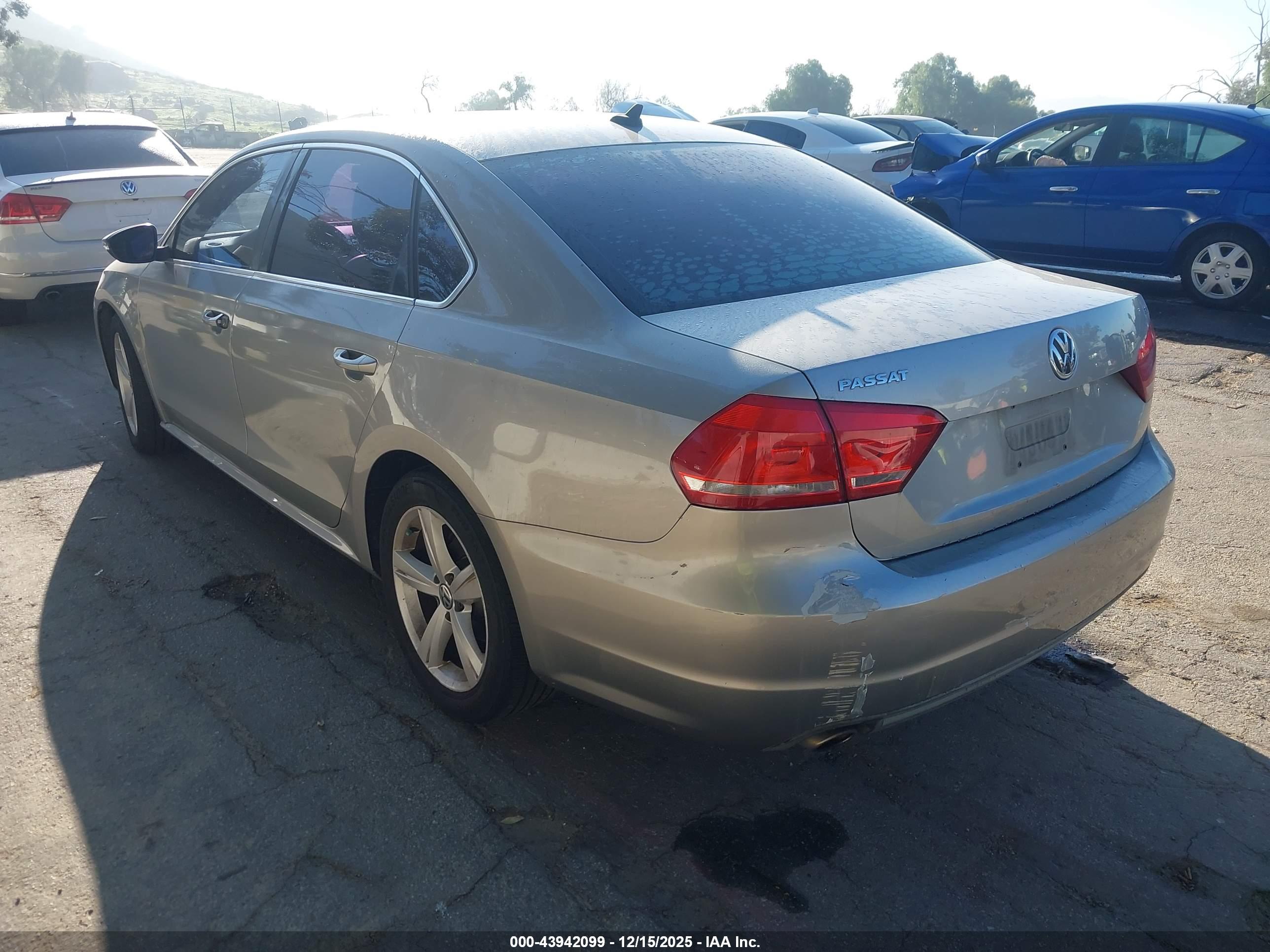 VOLKSWAGEN PASSAT image 3