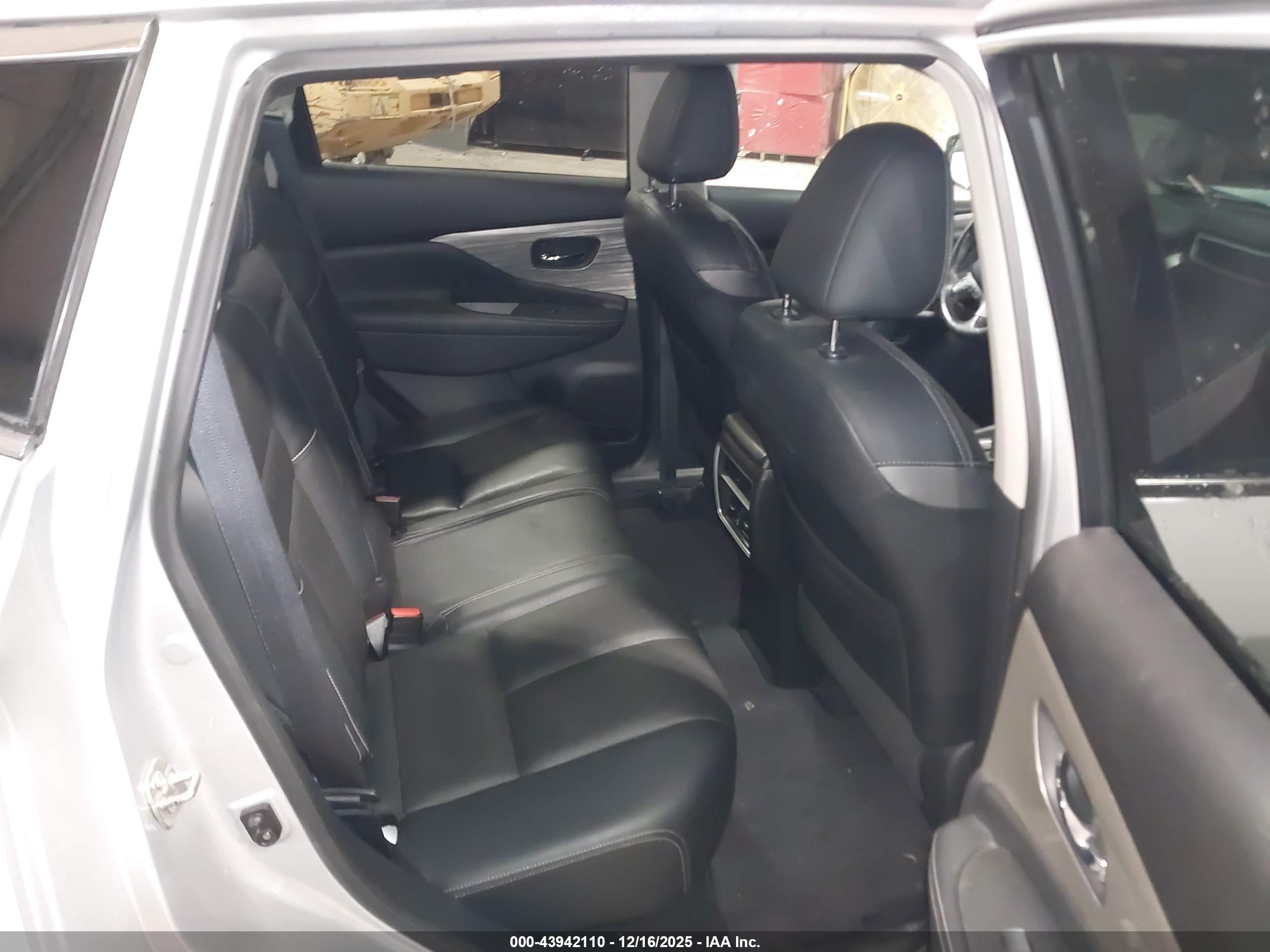 NISSAN MURANO image 8