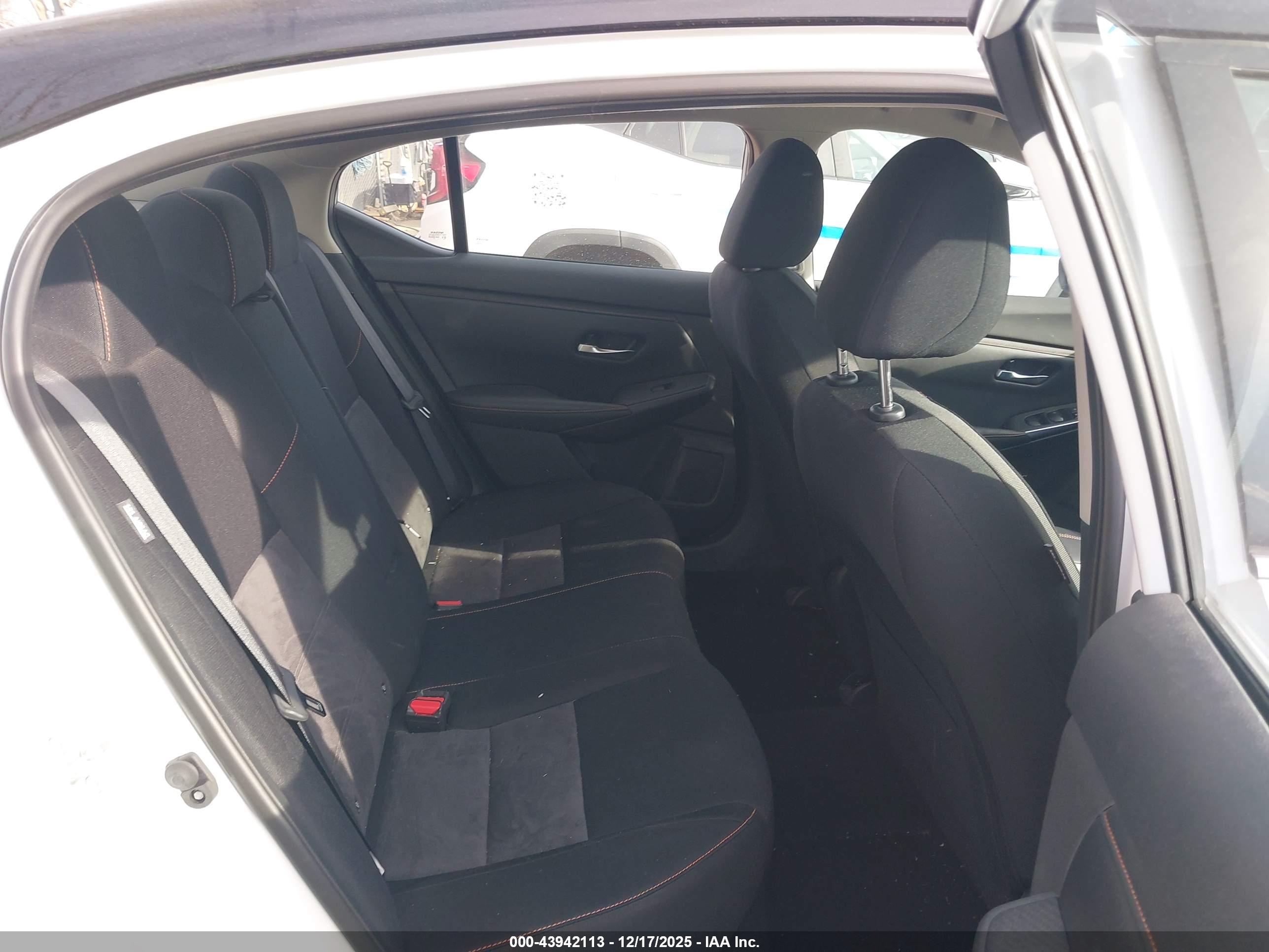 NISSAN SENTRA image 8