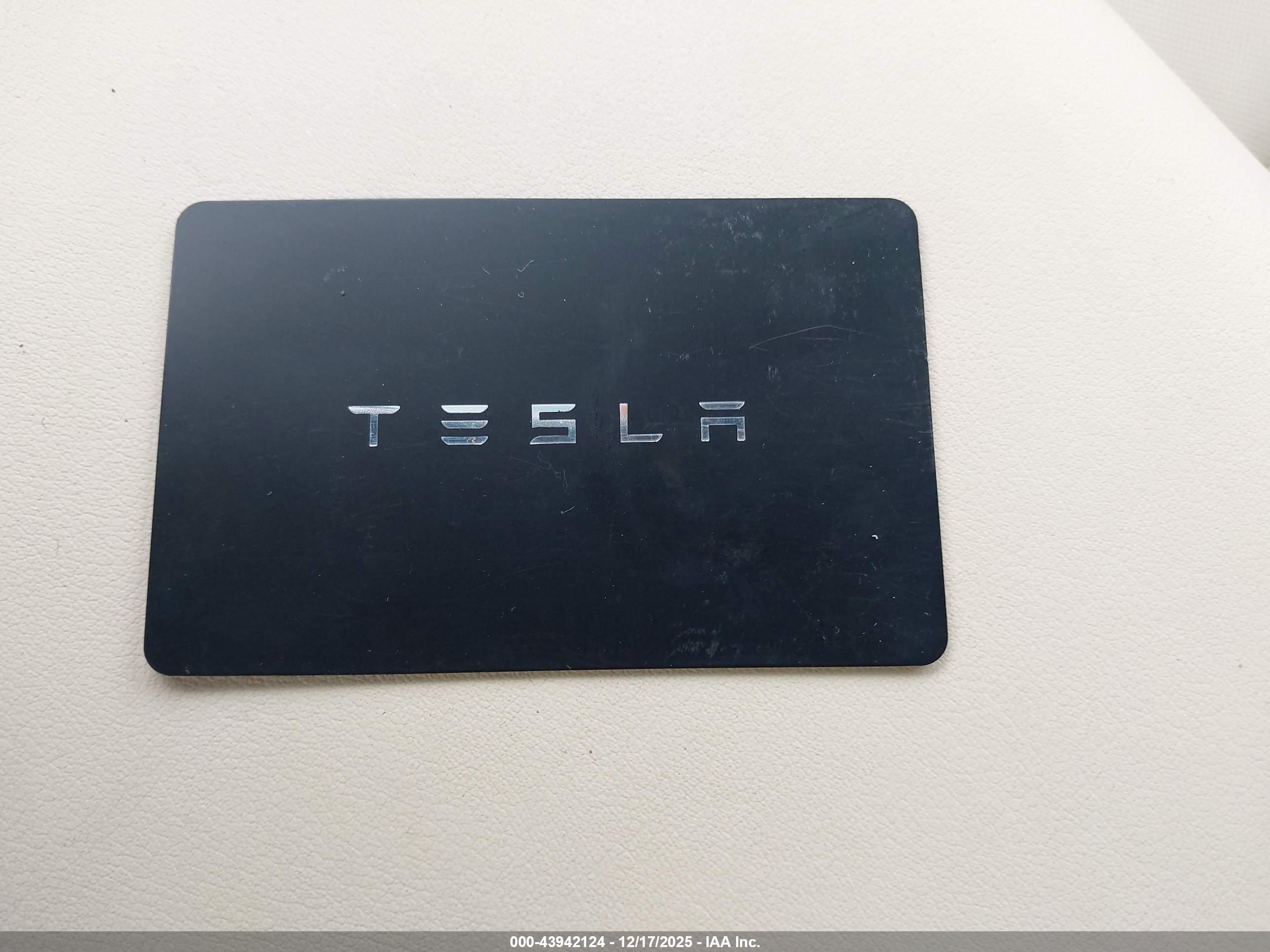 TESLA MODEL image 11