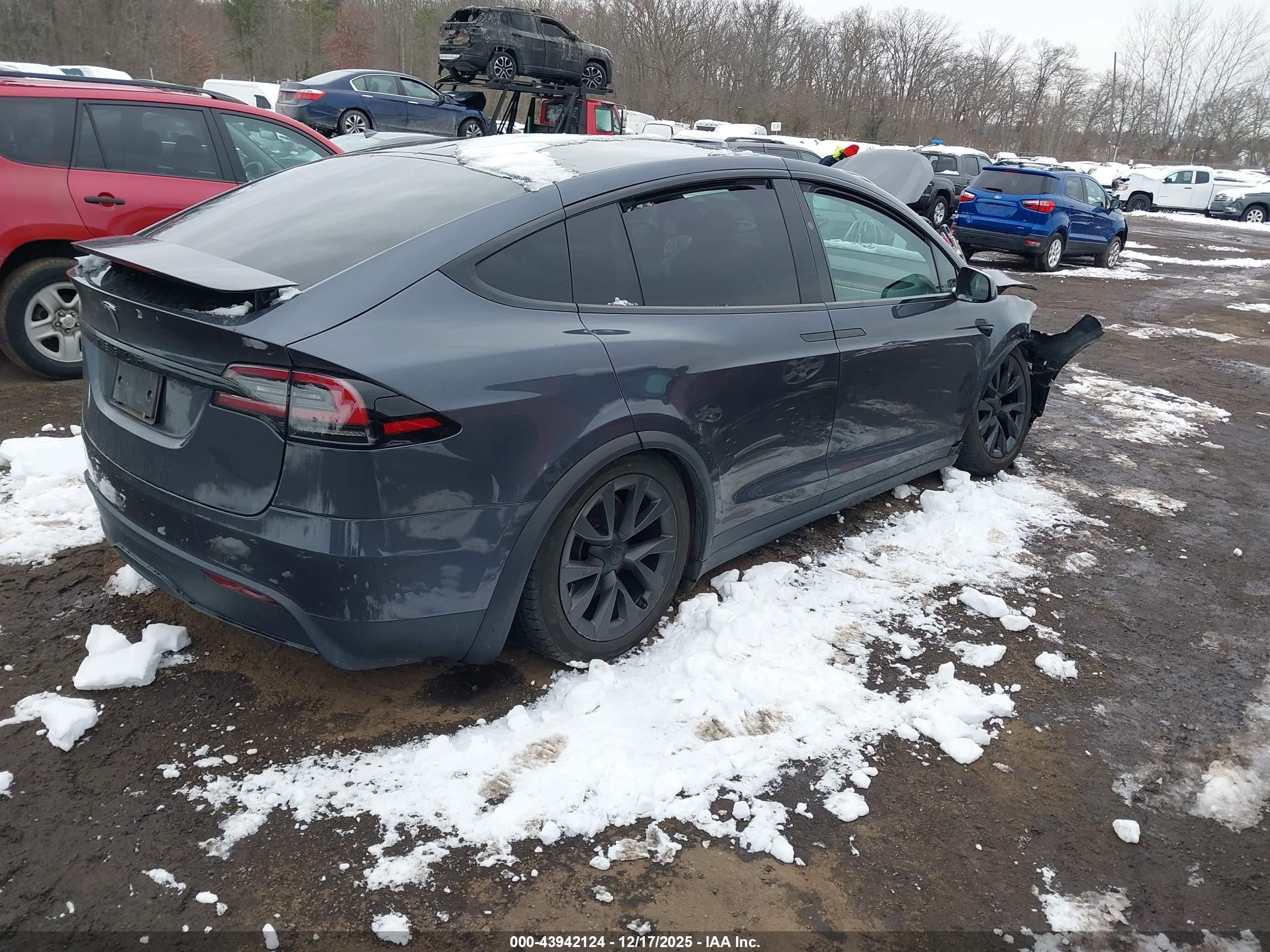 TESLA MODEL image 4
