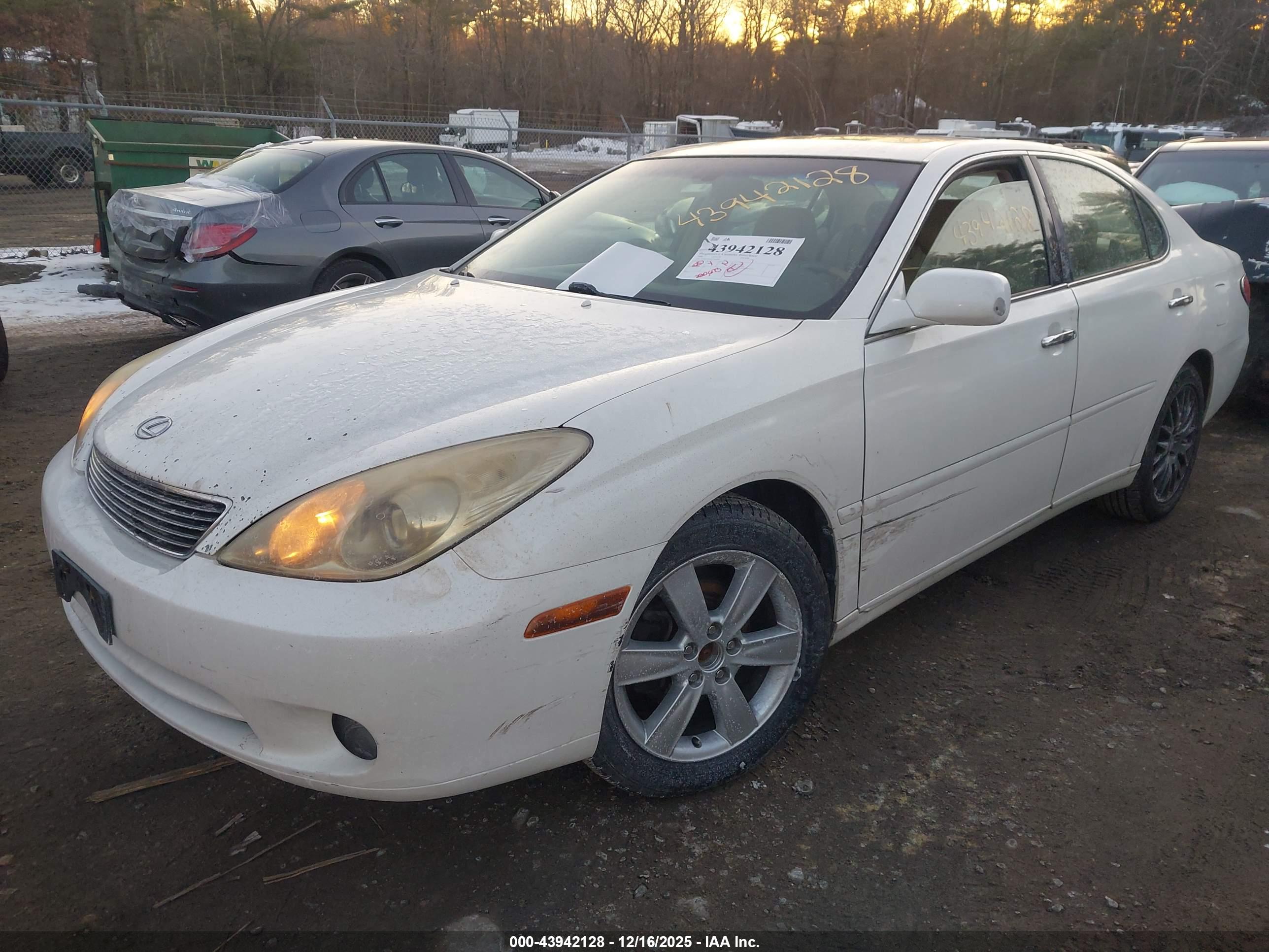 LEXUS ES image 2