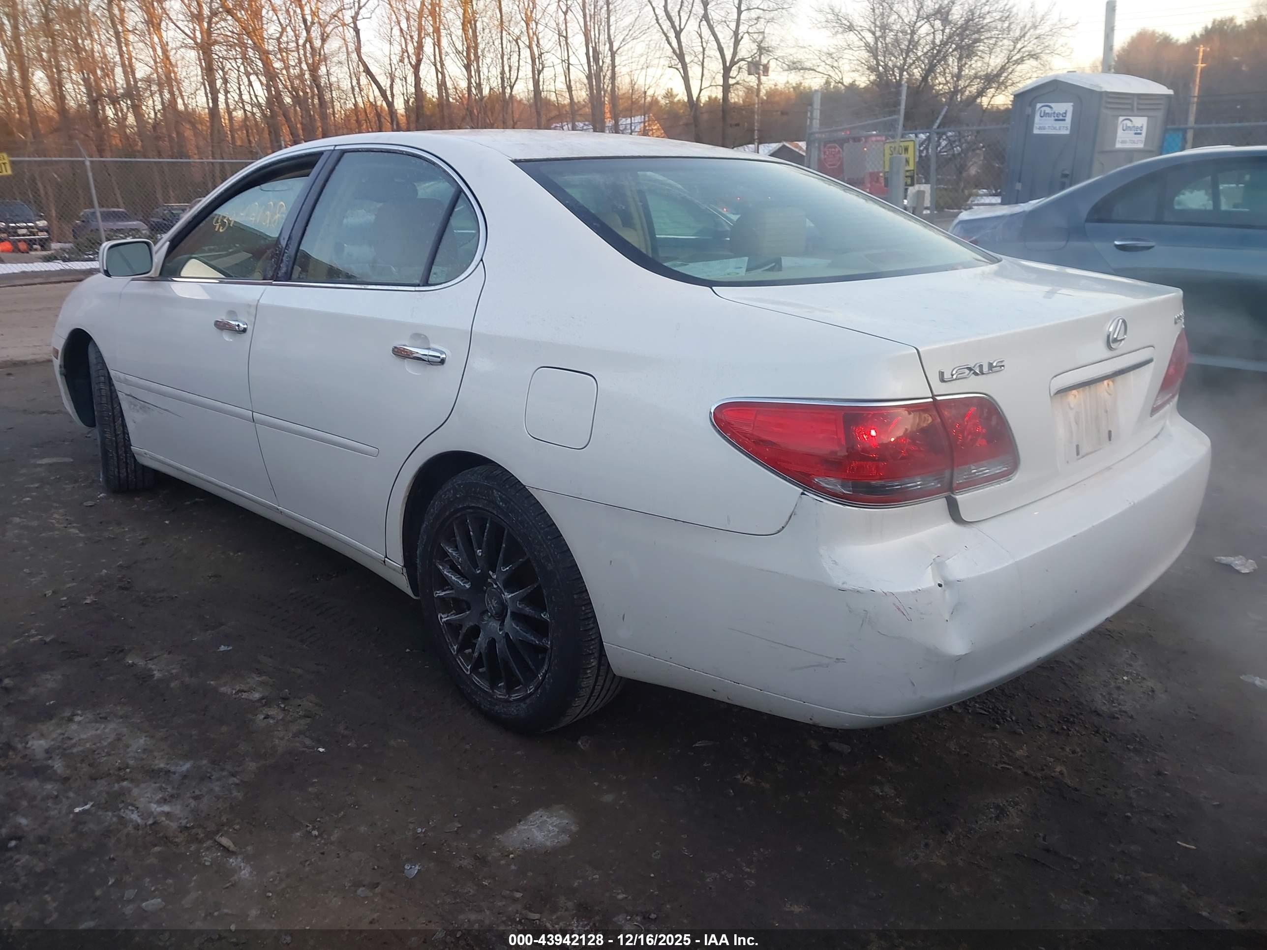 LEXUS ES image 3