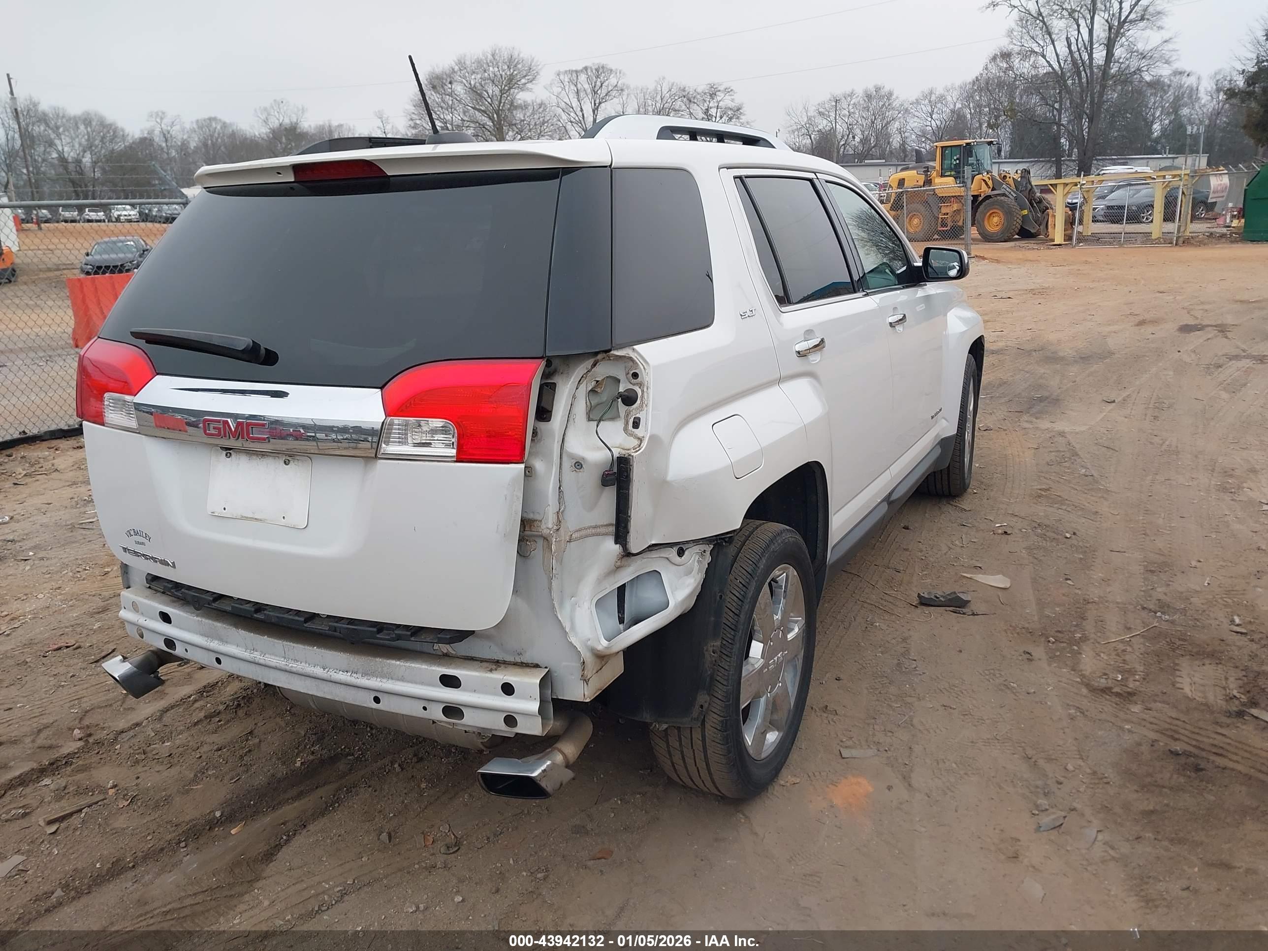 GMC TERRAIN image 4